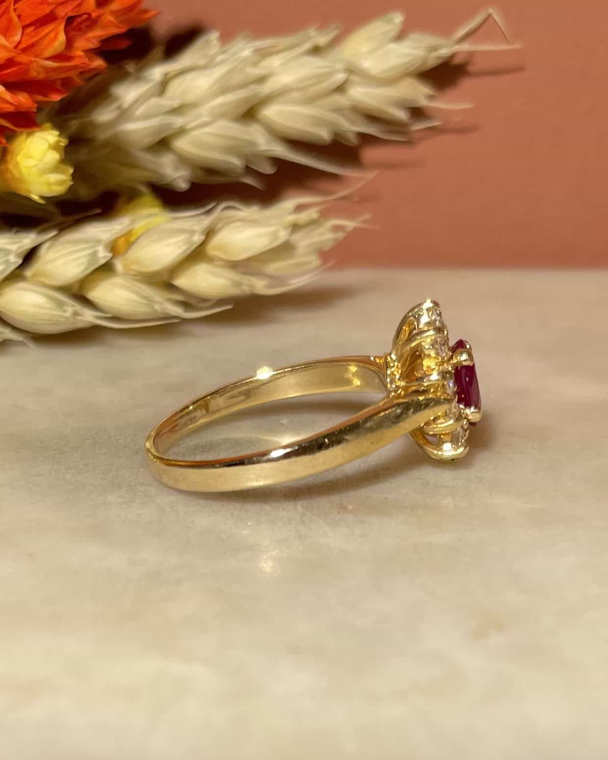 Bague Marguerite Rubis & 10 Diamants "Sidonie" - Elliade Paris