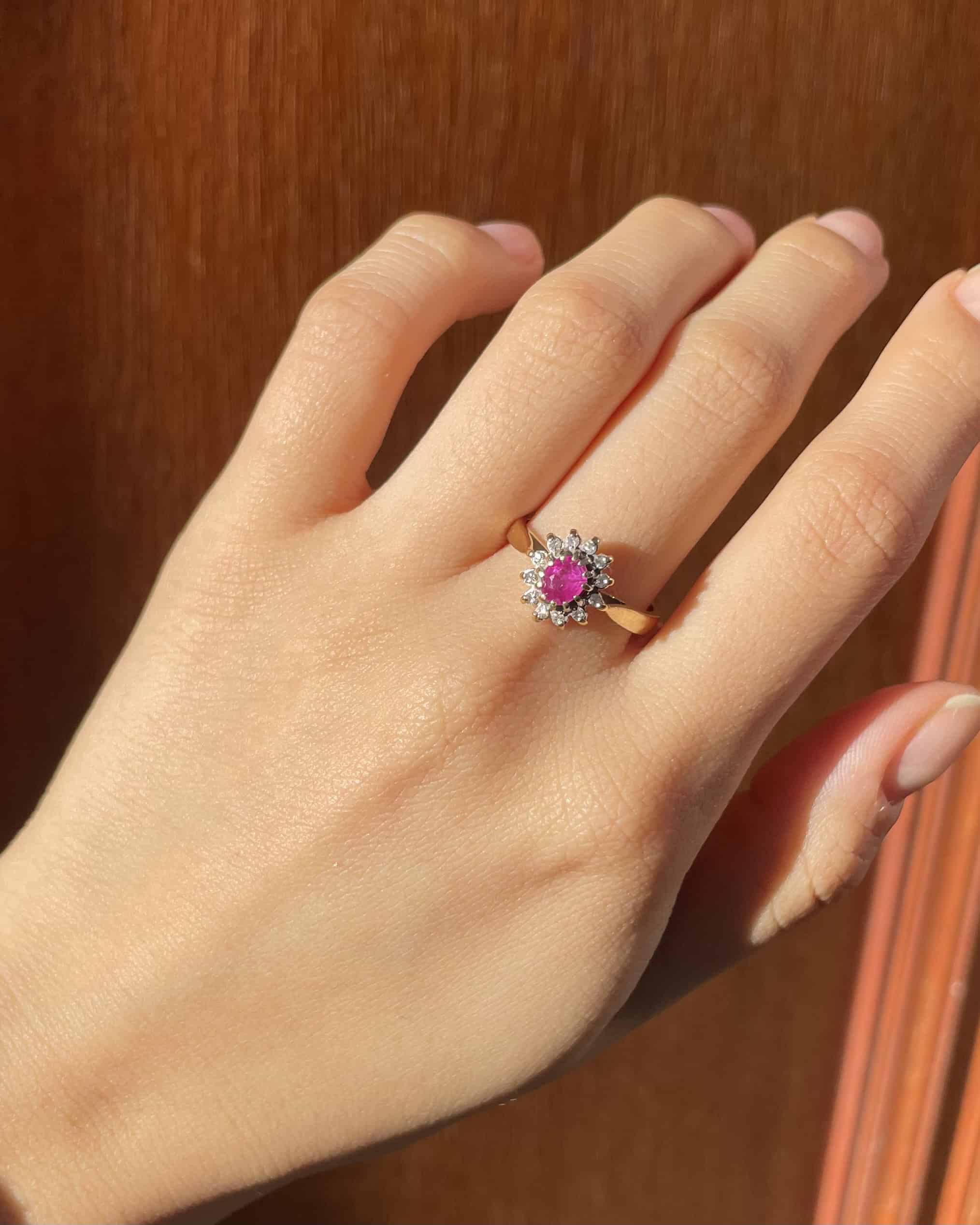 Bague Marguerite Saphir rose 0.40 carat & Diamants "Amélisée"