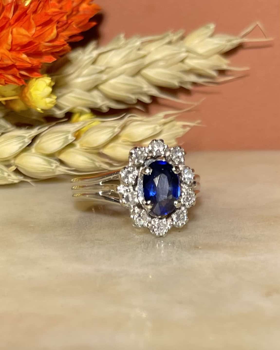 Anillo "Marina" con margaritas de zafiro y diamantes