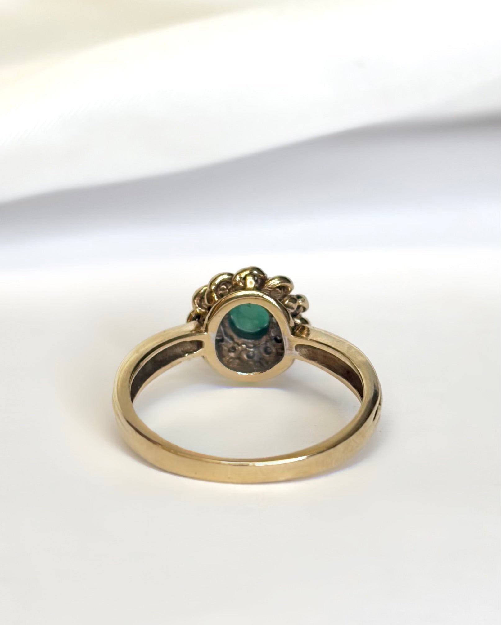 Bague Marguerite Émeraude 0.24 carat & Diamants 0.12 carat "Martina" - Elliade Paris