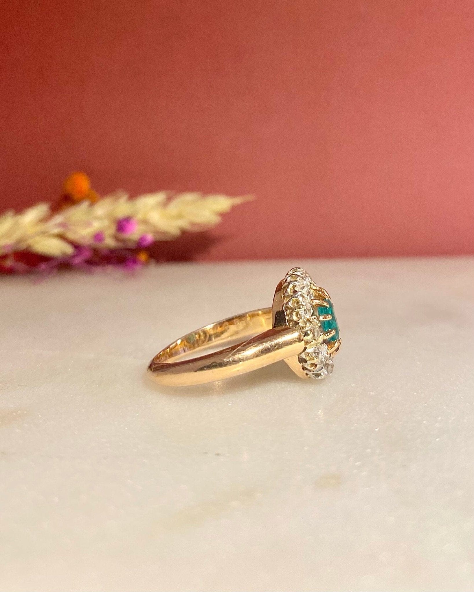 Bague Marguerite émeraude 0.30 Carat & Diamants "Awen" - Elliade Paris
