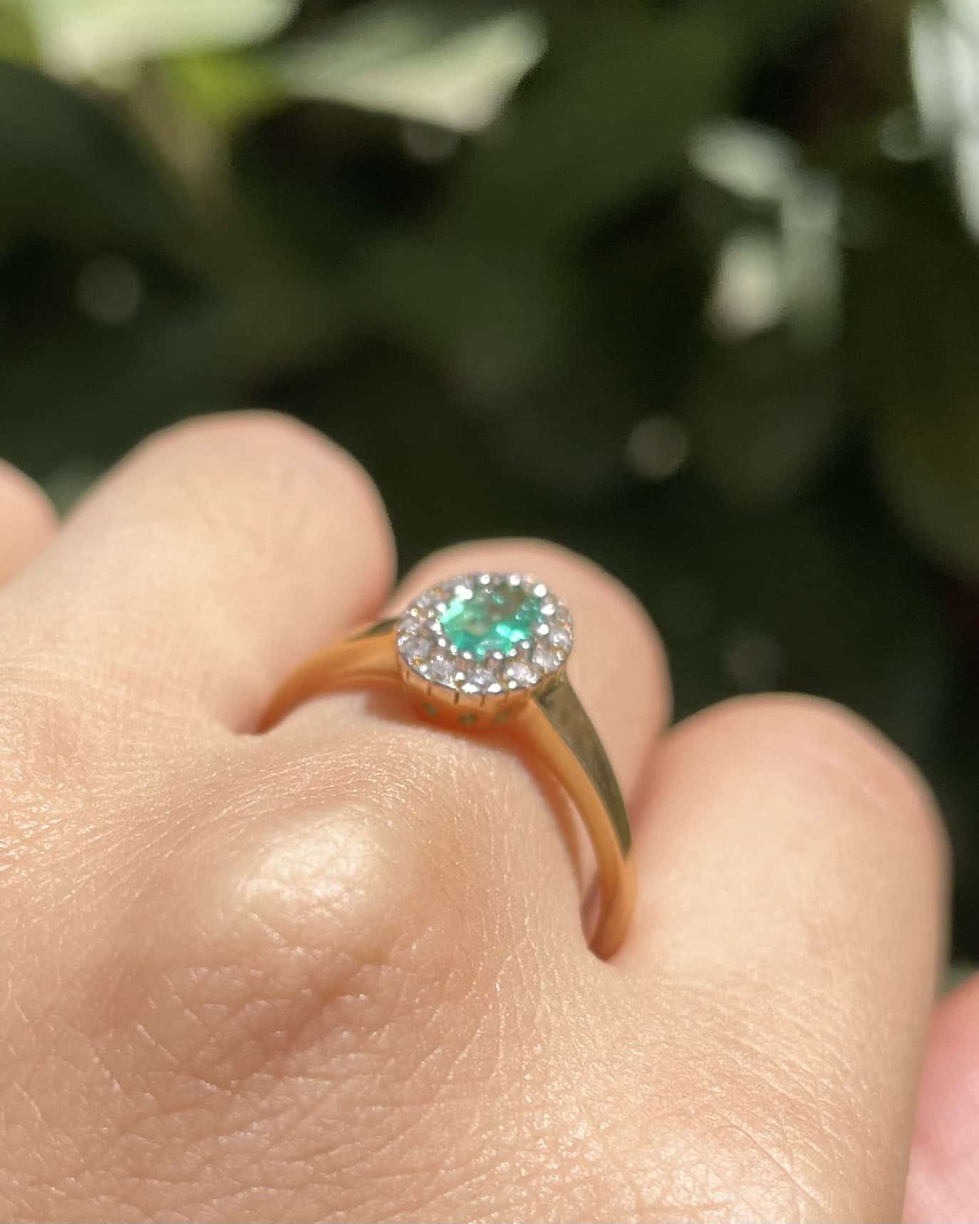 Bague Marguerite Émeraude 0.30 carat & Diamants "Éléanore" - Elliade Paris