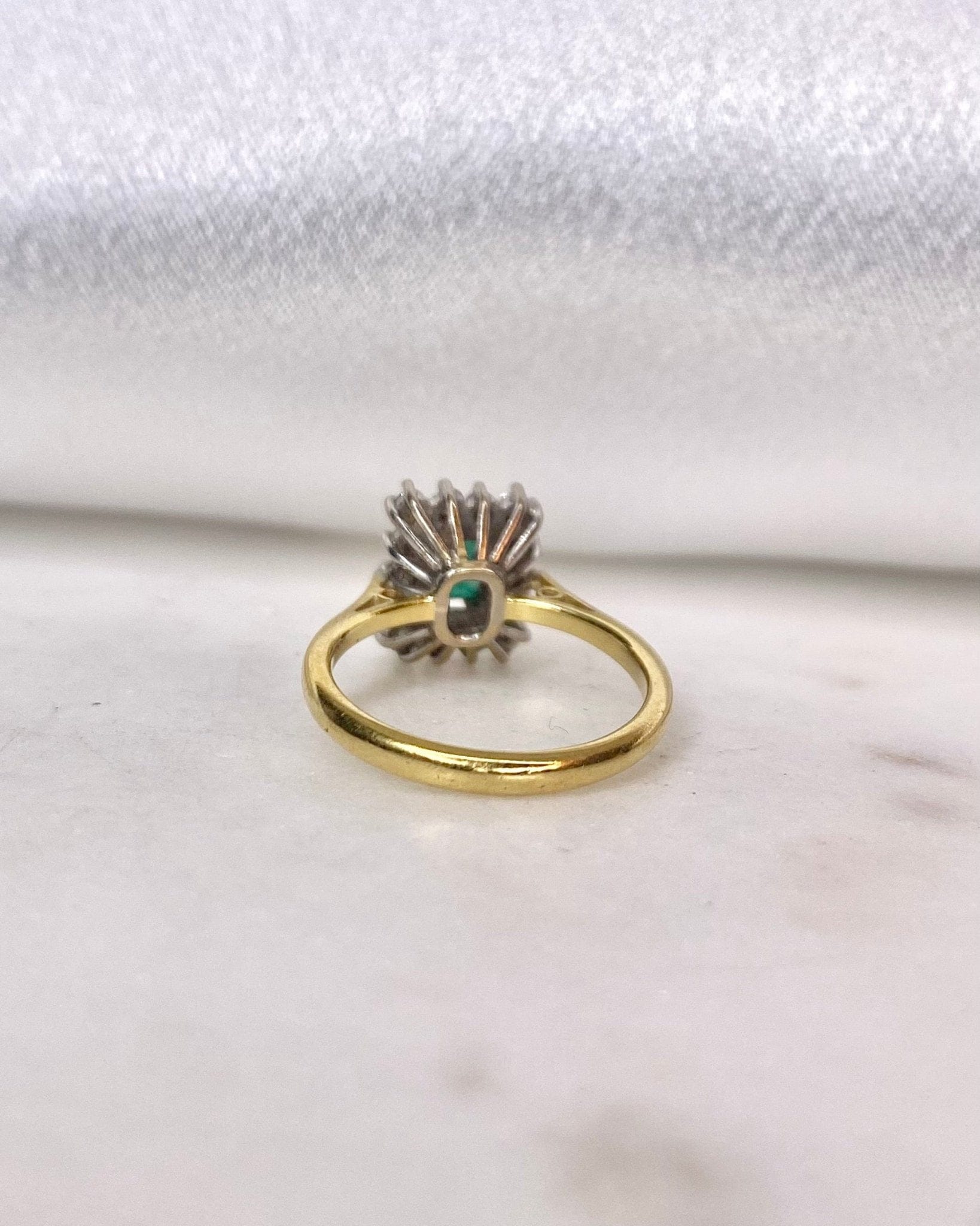 Bague Marguerite Émeraude 0.50 carat et Diamants "Briara" - Elliade Paris