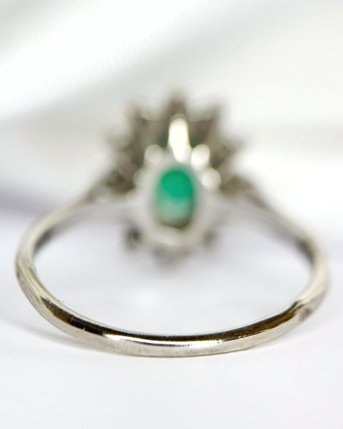 Bague Marguerite Émeraude 0.54 carat & Diamants 0.24 carat "Philomène" - Elliade Paris