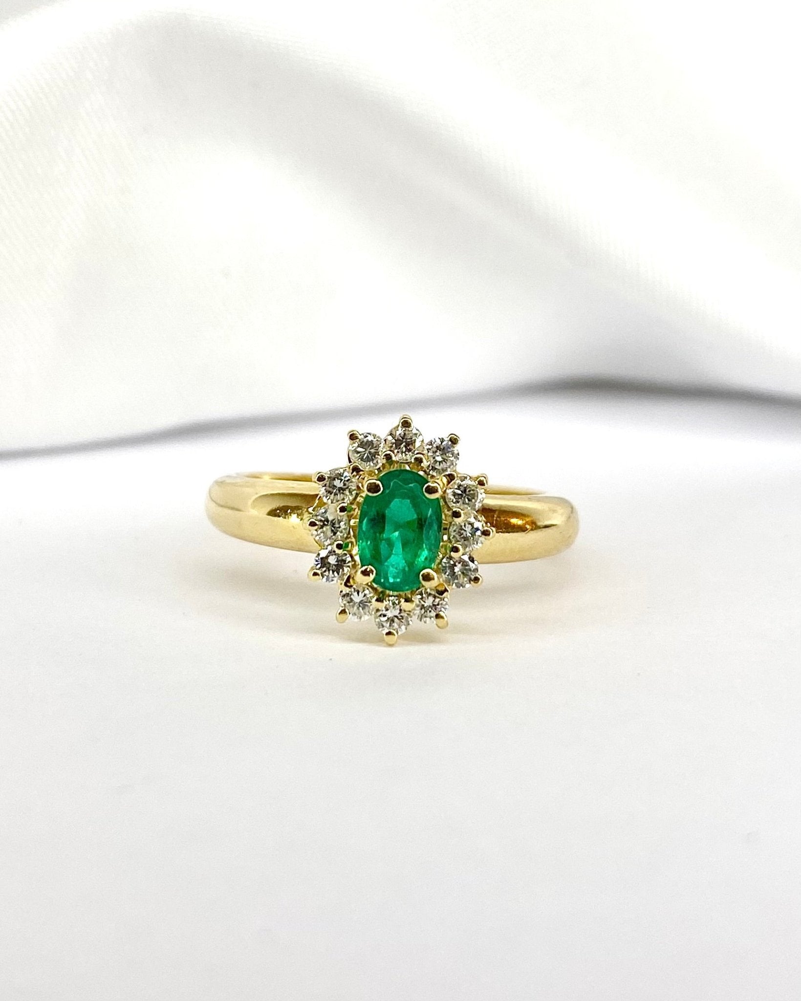 Bague Marguerite Émeraude 0.54 carat & Diamants 0.24 carat "Raphaelle" - Elliade Paris