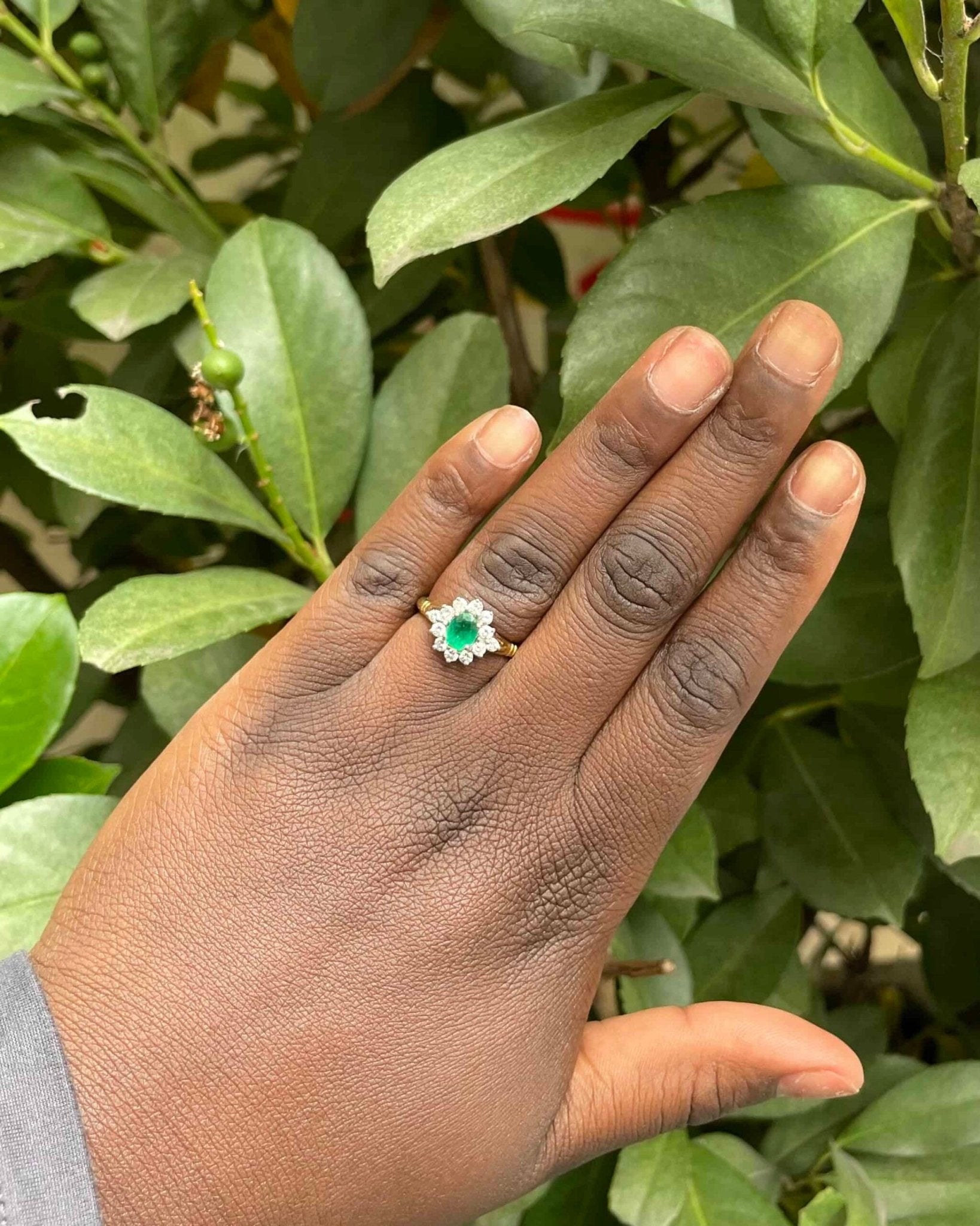 Bague Marguerite Émeraude 0.55 carat & Diamants "Philipa" - Elliade Paris