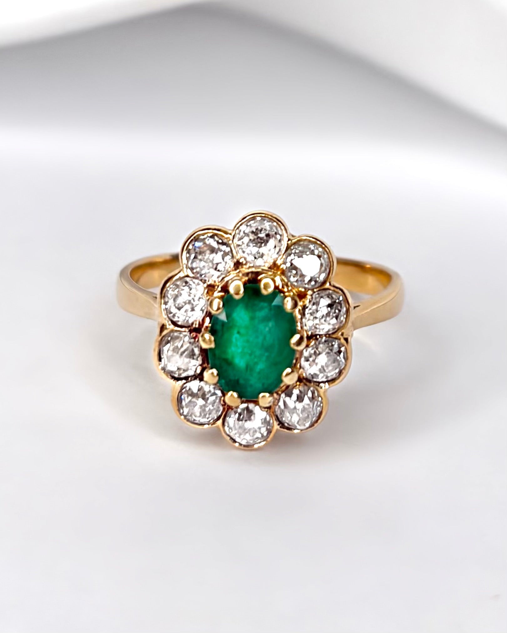 Bague Marguerite Émeraude 0.60 carat & Diamants 0.70 carat "Eugénia" - Elliade Paris