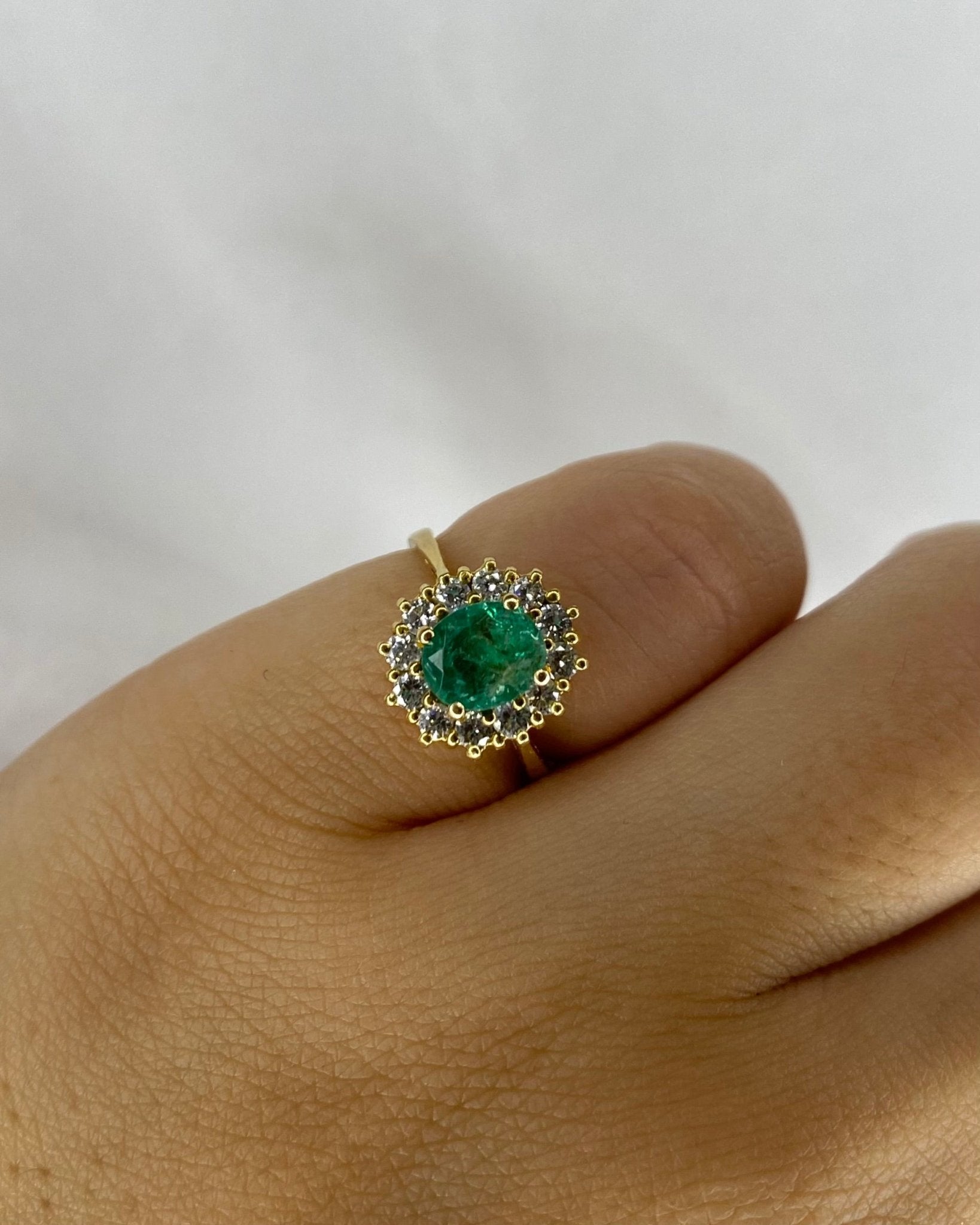 Bague Marguerite Émeraude 0.70 carat & Diamants 0.36 carat "Lila" - Elliade Paris