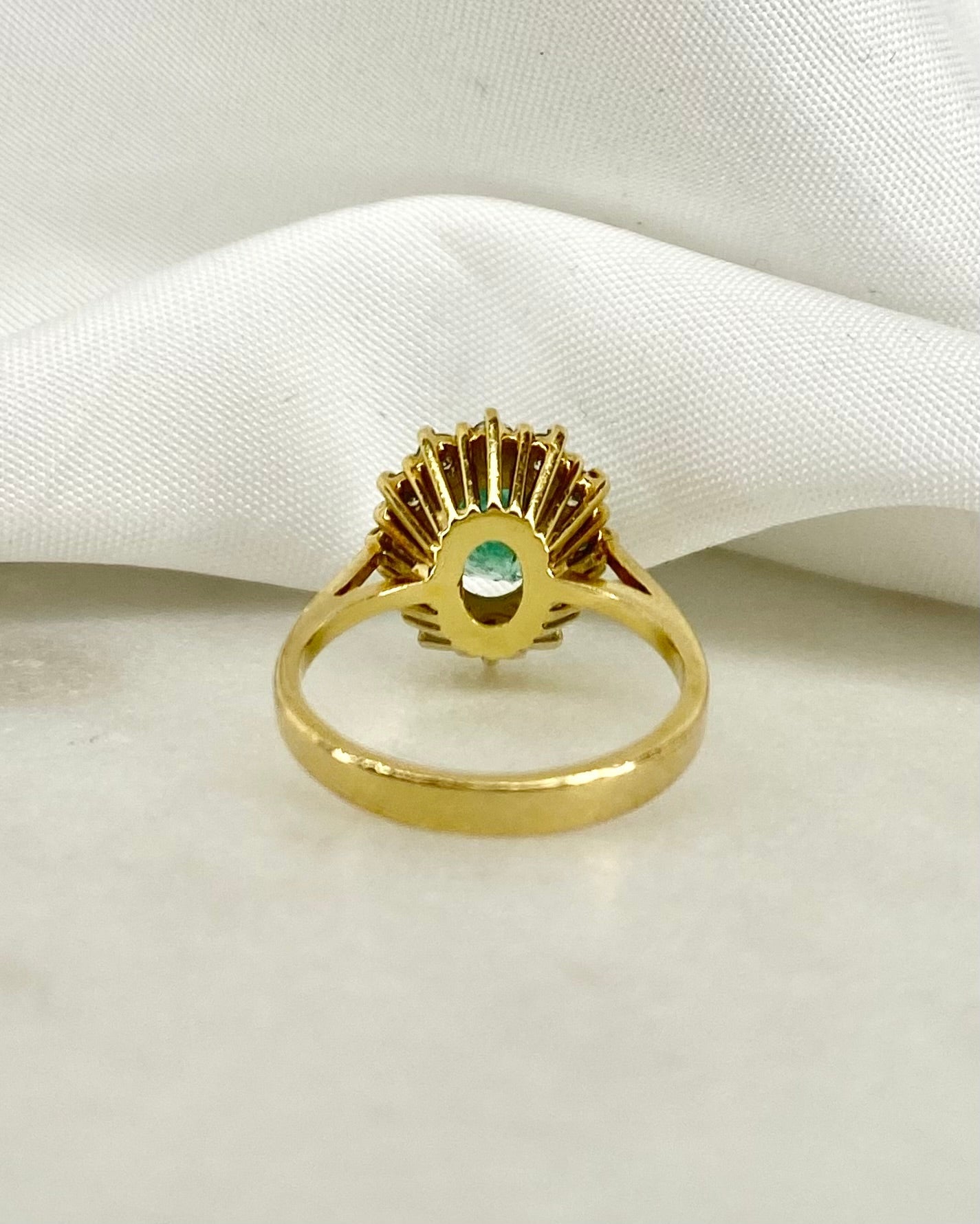 Bague Marguerite Émeraude 0.70 carat & Diamants 0.36 carat "Lila" - Elliade Paris