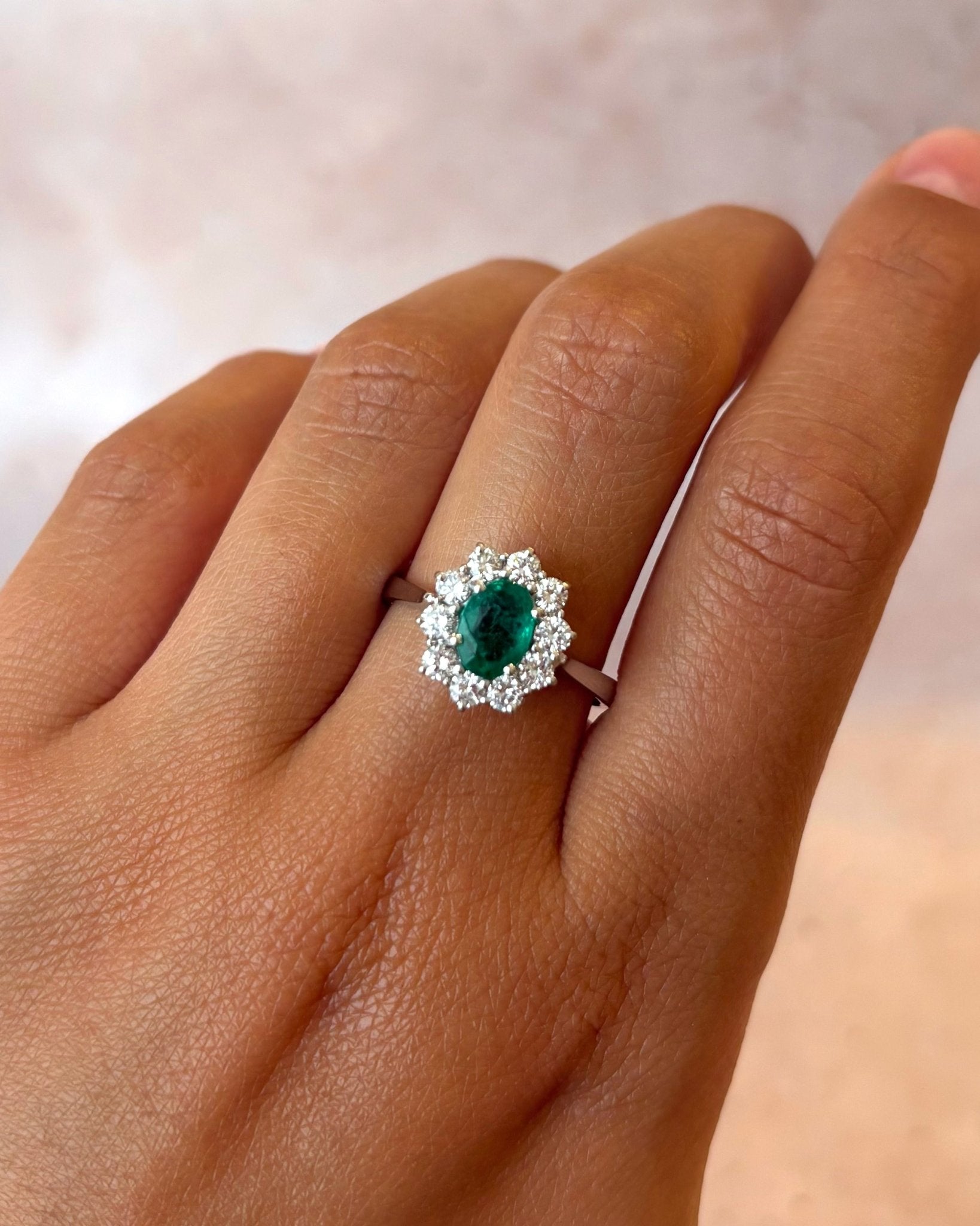 Bague Marguerite Émeraude 0.73 carat & Diamants 0.60 carat "Georgia" - Elliade Paris