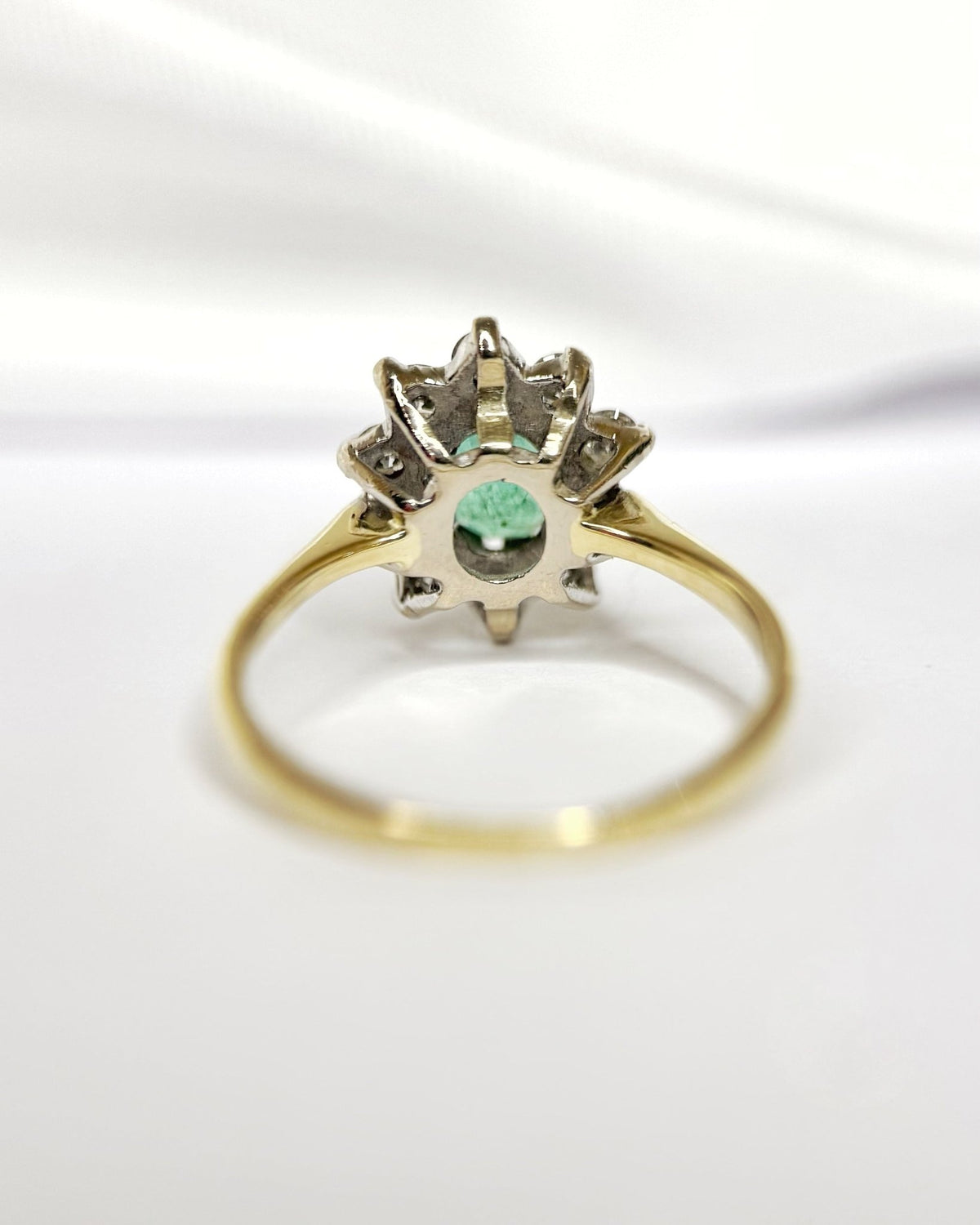 Bague Marguerite Émeraude 0.75 carat & Diamants 0.50 carat "Hermoine" - Elliade Paris