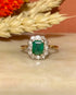 Bague Marguerite Émeraude 0.85 carat & 12 Diamants "Clarke" - Elliade Paris