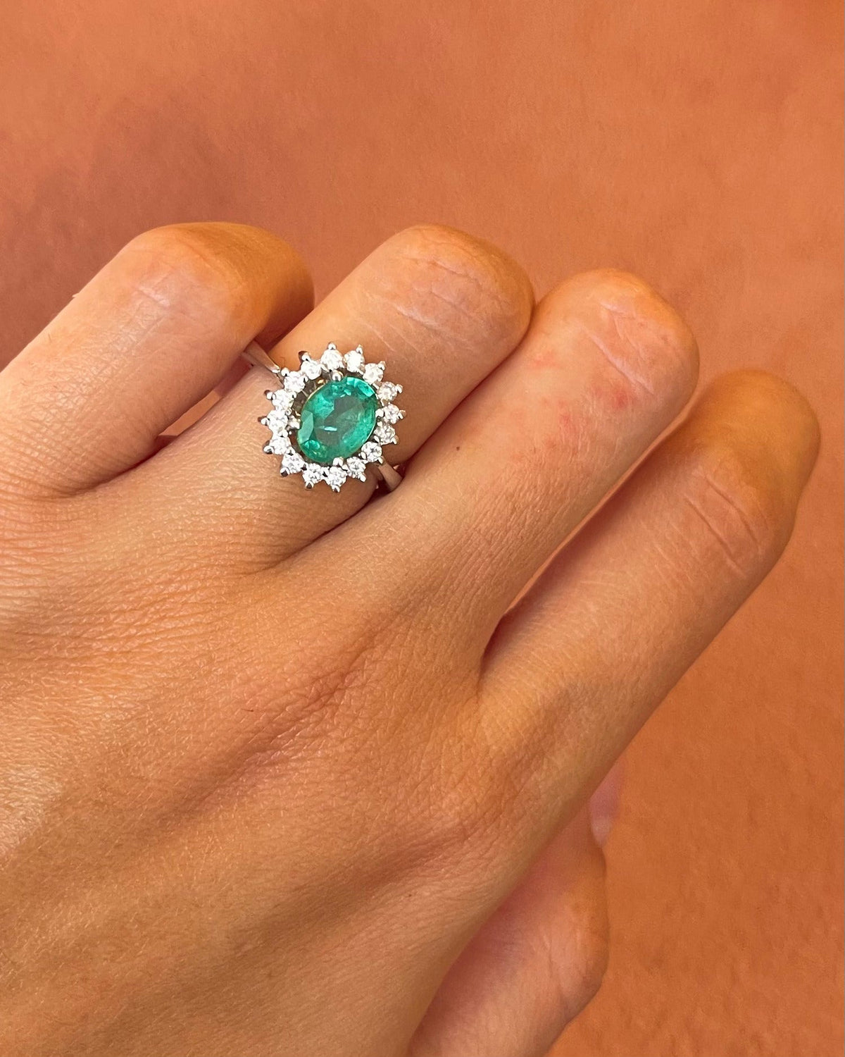 Bague Marguerite Émeraude 1 carat & Diamants 0.32 carat 4,79g "Théa" - Elliade Paris