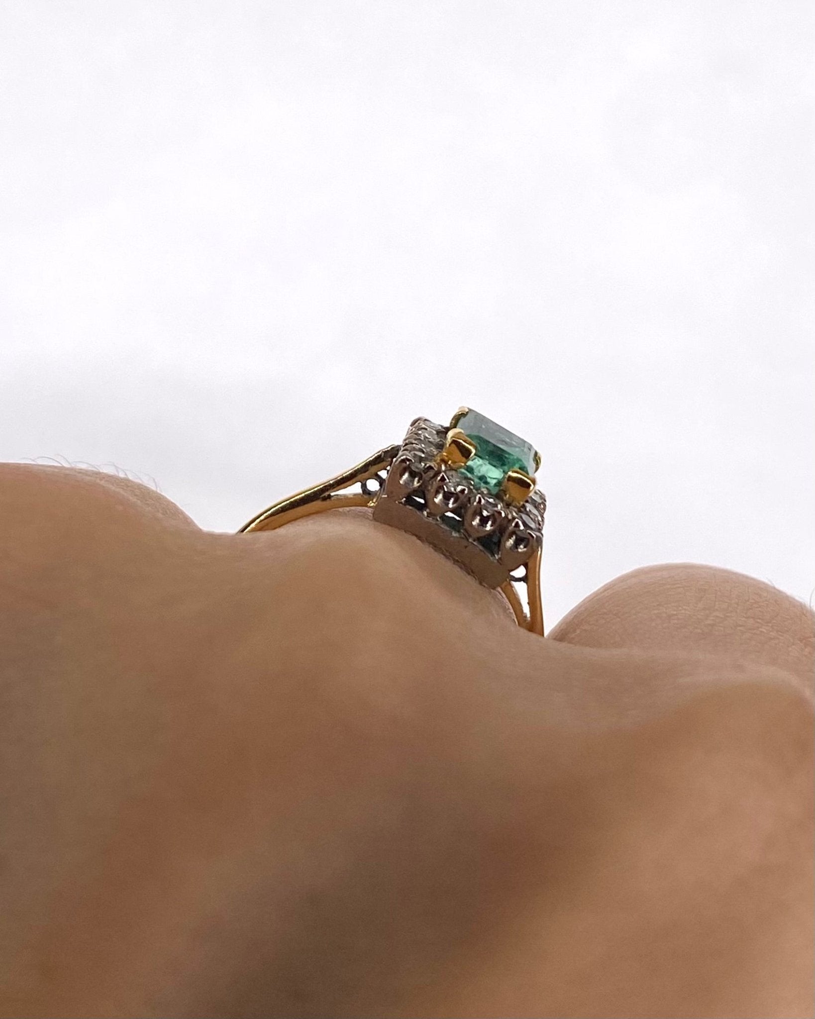 Bague Marguerite Émeraude 1 carat & Diamants "Isabelle" - Elliade Paris