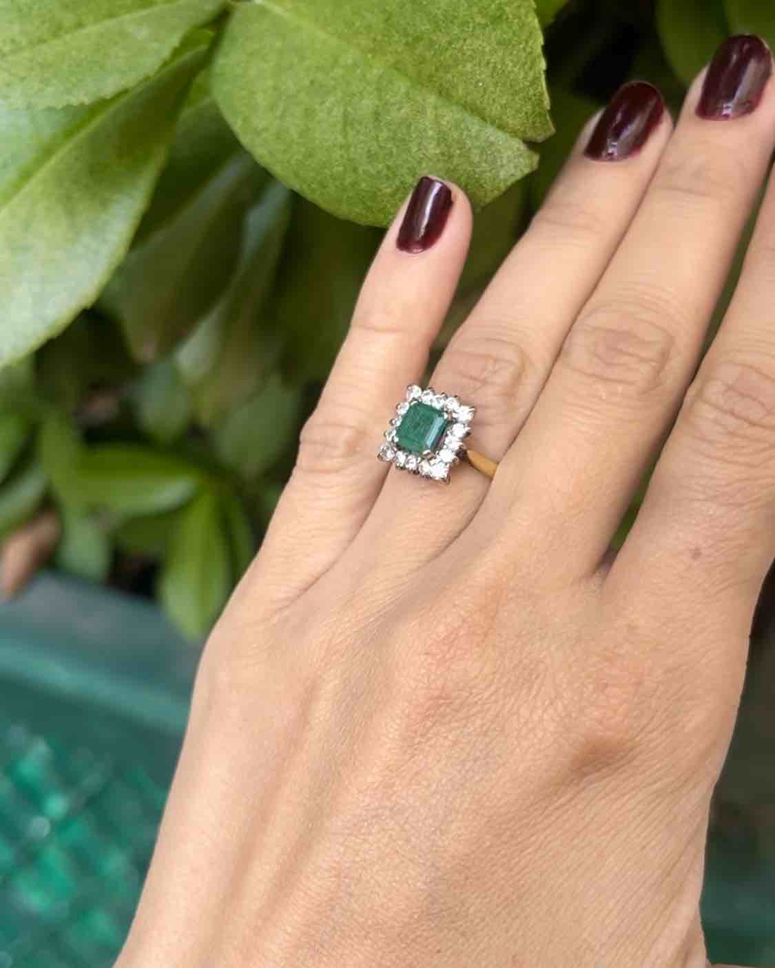 Bague Marguerite Émeraude 1.40 carat & Diamants "Leya" - Elliade Paris