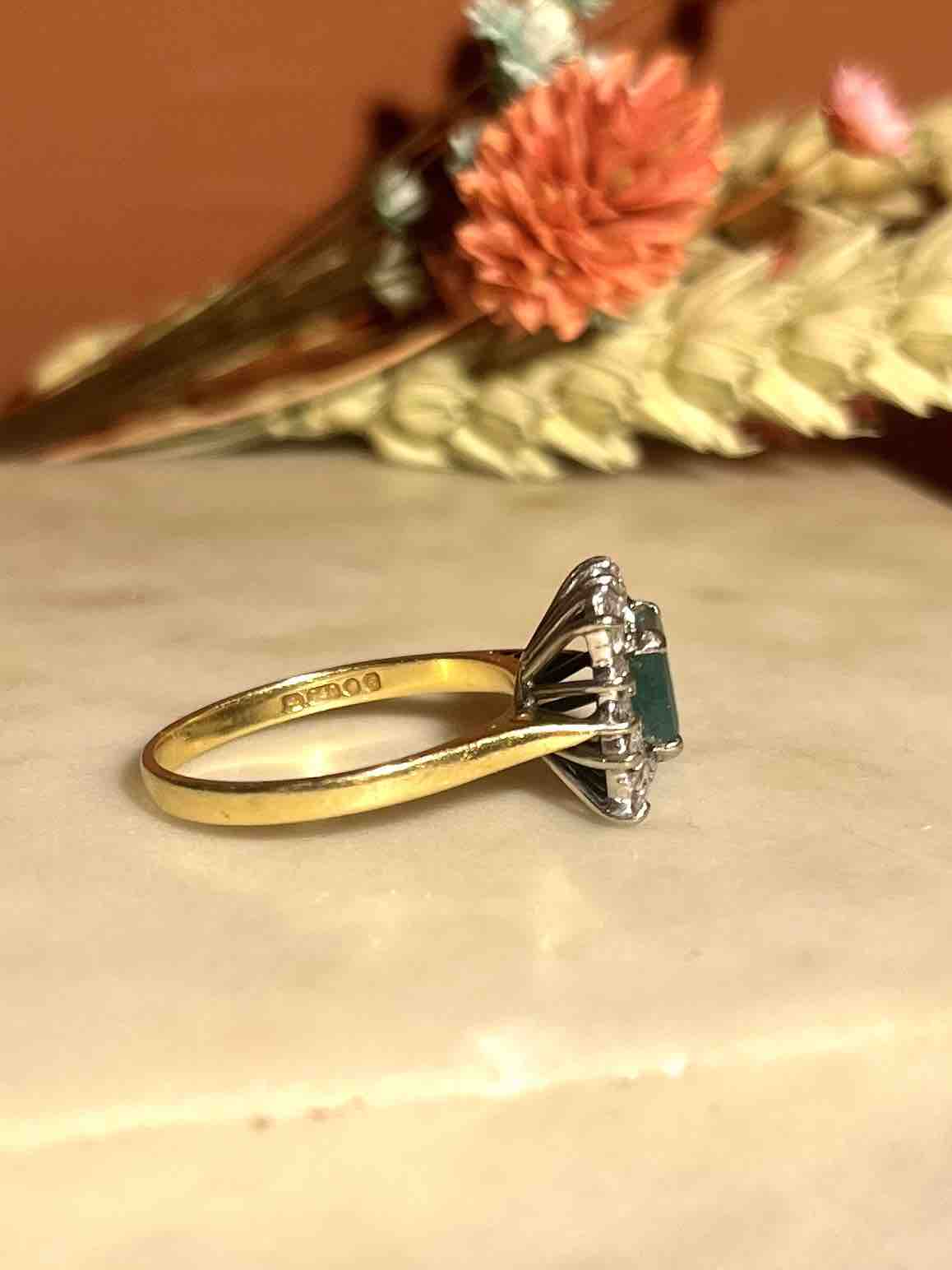 Bague Marguerite Émeraude 1.40 carat & Diamants "Leya" - Elliade Paris