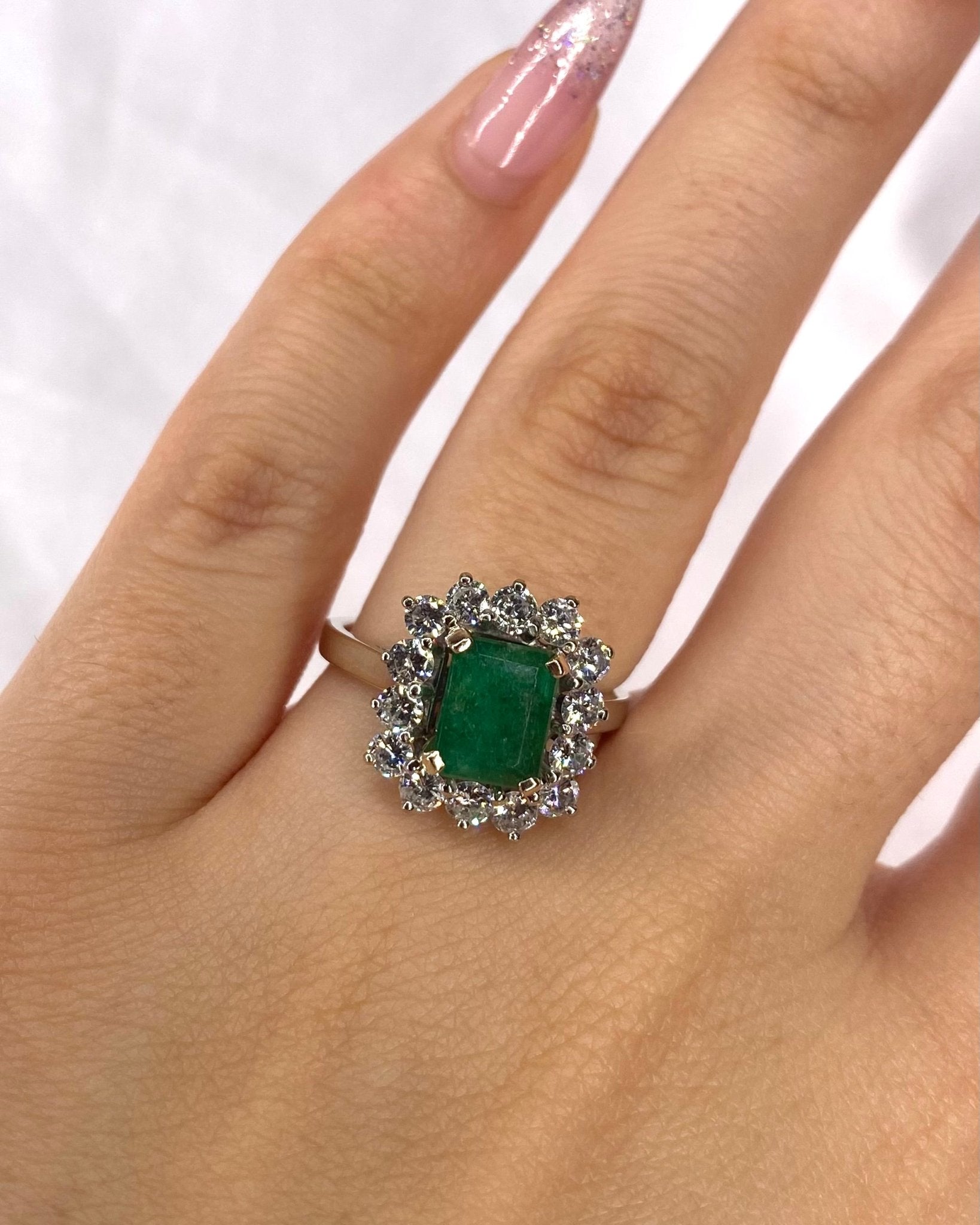 Bague Marguerite Émeraude 1.65 carat & Diamants 0.84 carat "Céline" - Elliade Paris