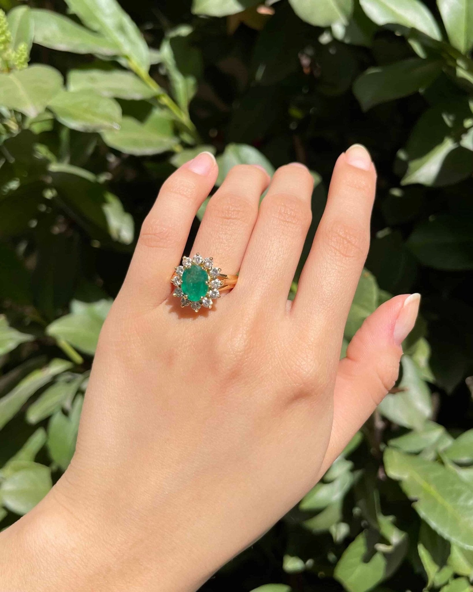 Bague Marguerite Émeraude 2 carats & Diamants "Melyna" - Elliade Paris