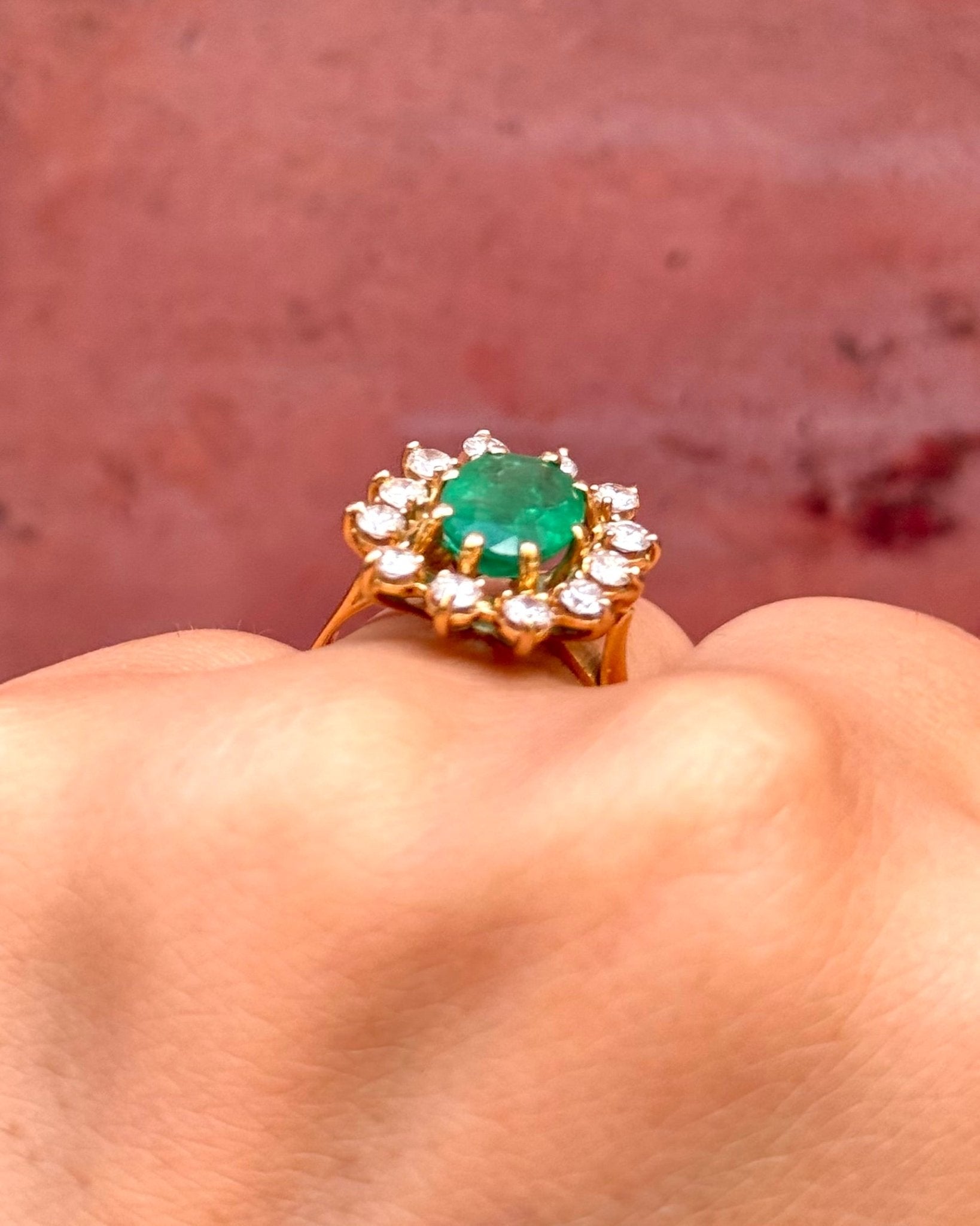 Bague Marguerite Émeraude 2.05 carats & Diamants 0.72 carat 4,71g "Garance" - Elliade Paris