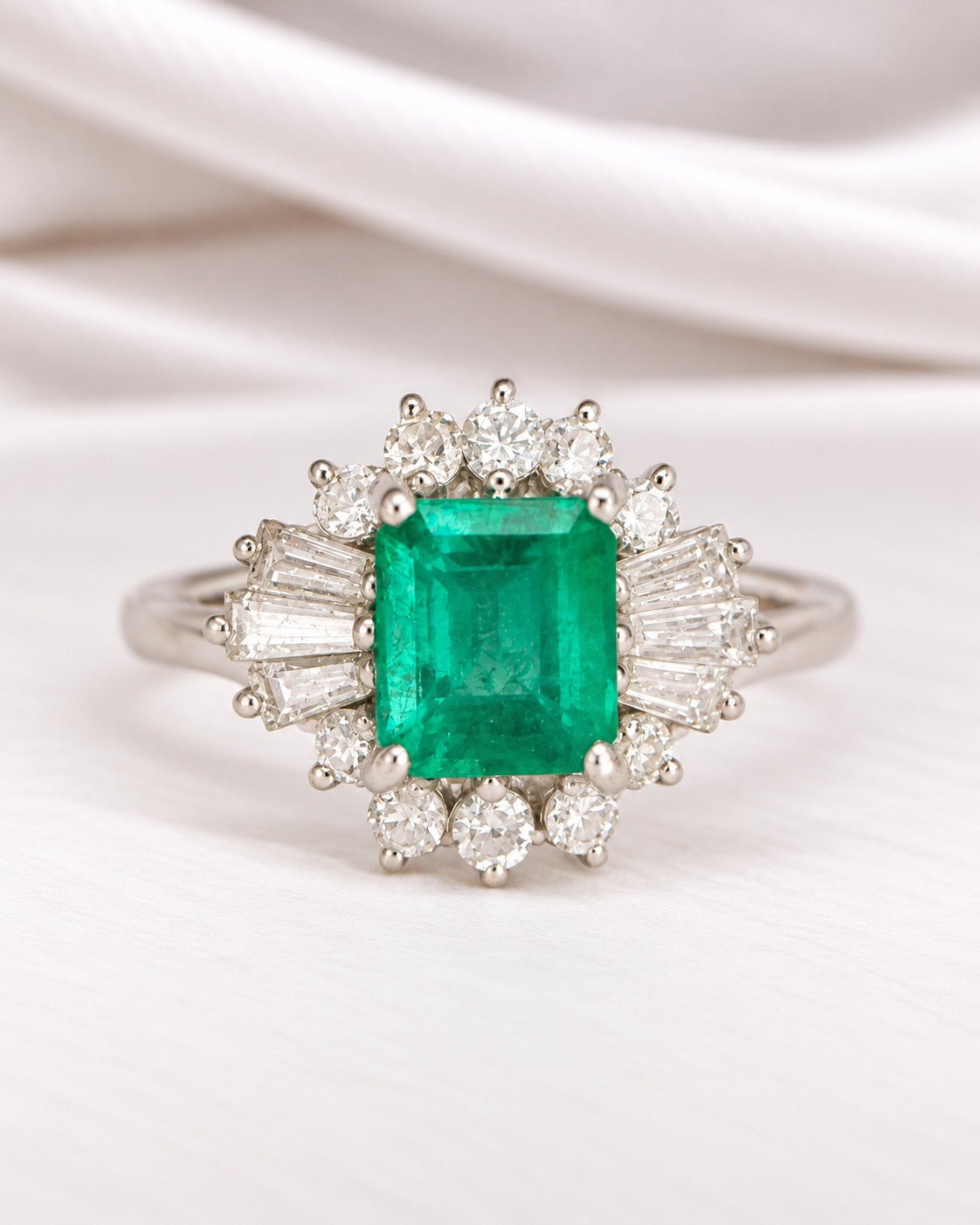 Bague Marguerite Émeraude Colombienne 0.95 carat & Diamants "Albertine" - Elliade Paris