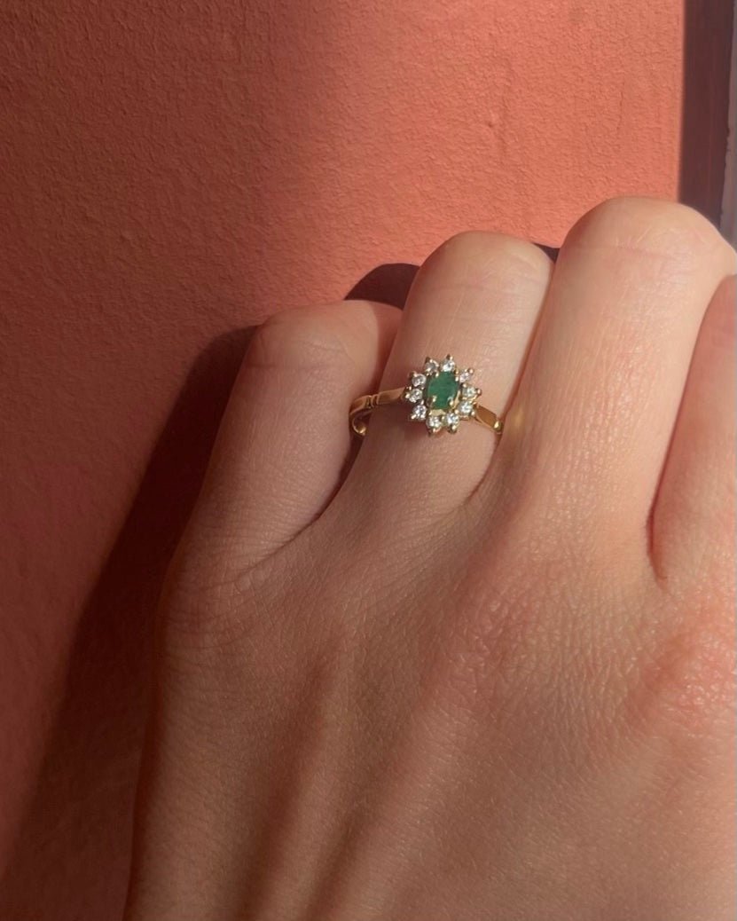 Bague Marguerite émeraude & diamants "Alina" - Elliade Paris