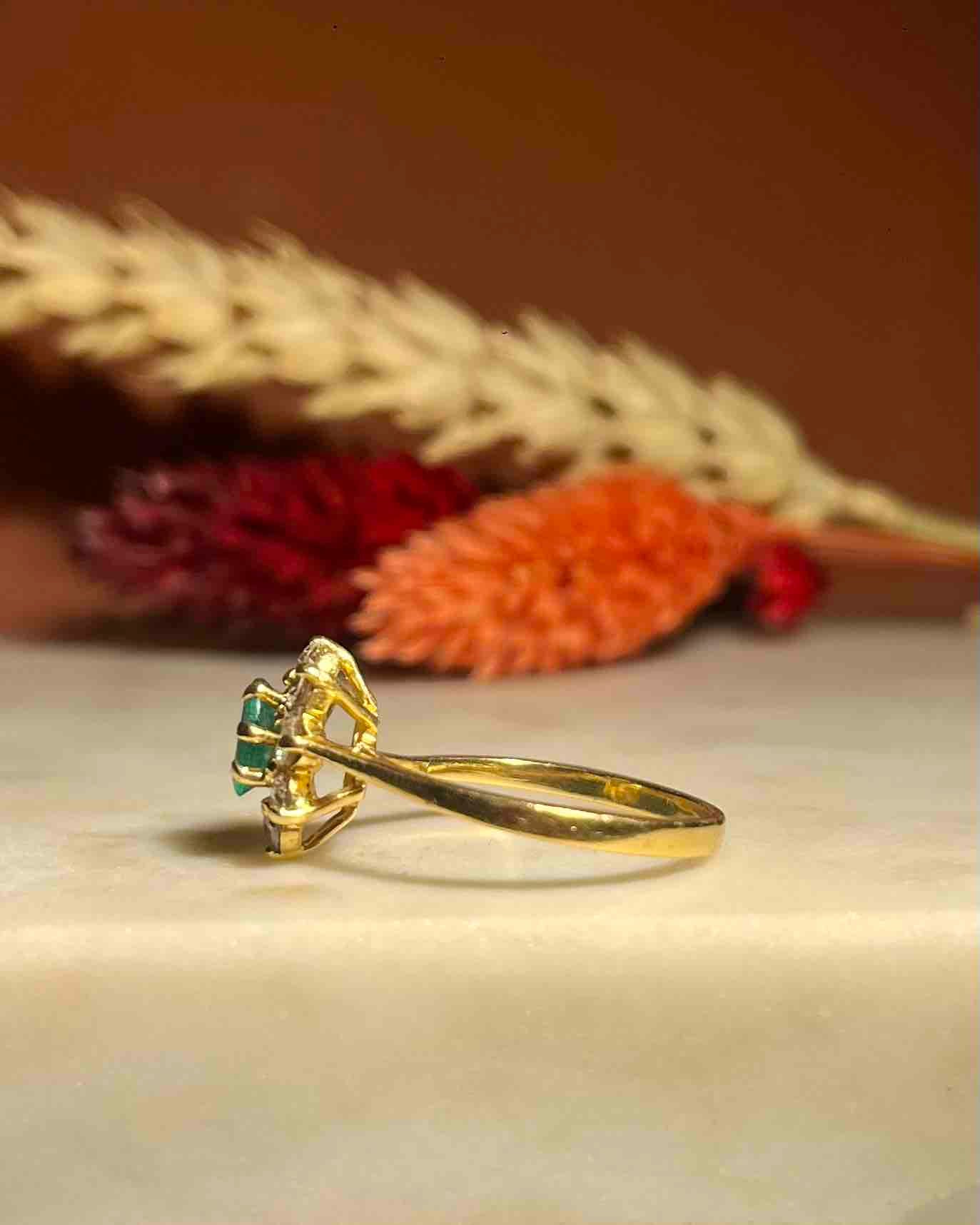 Bague Marguerite Émeraude & Diamants "Amarantéa" - Elliade Paris