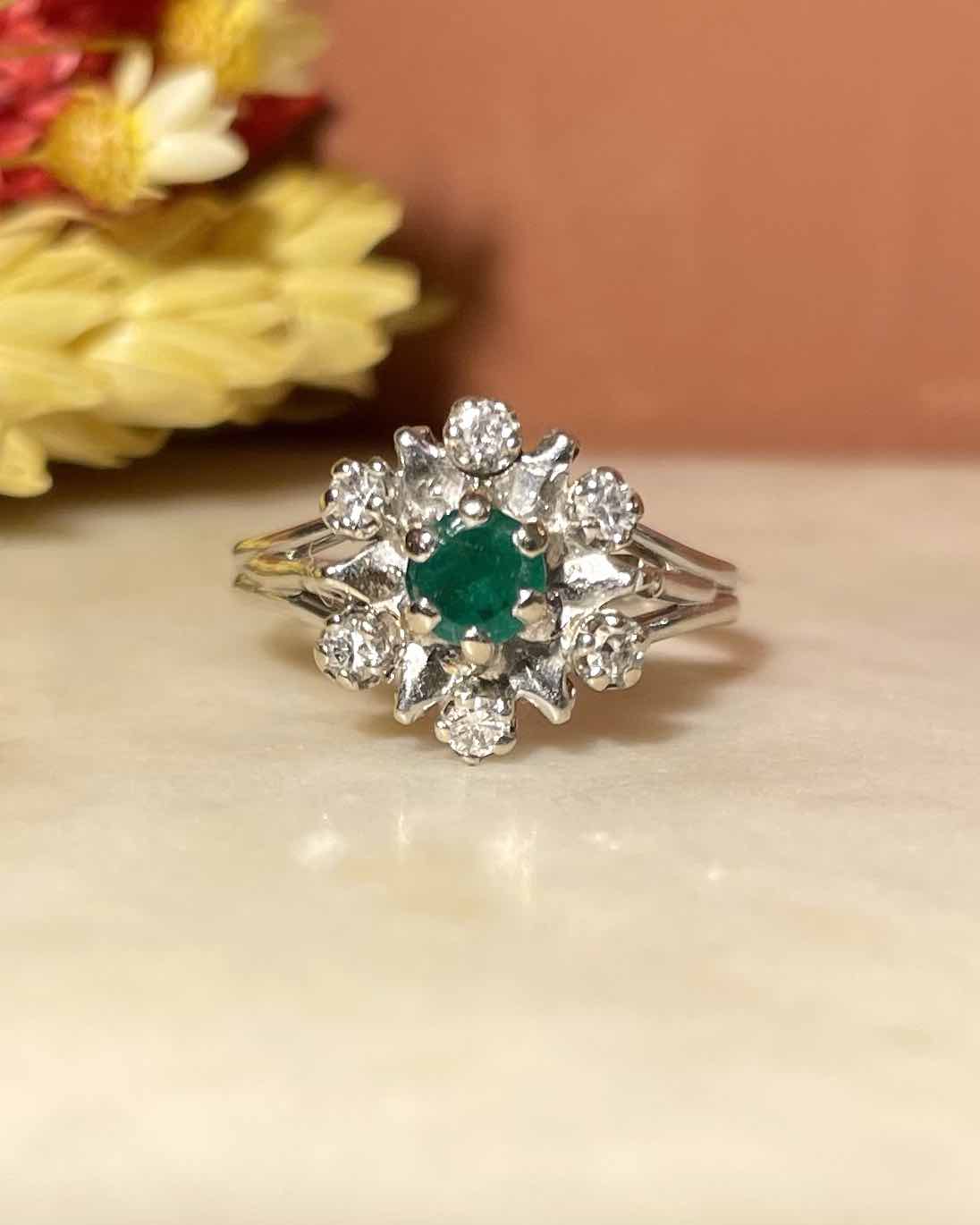 Bague Marguerite Émeraude & Diamants "Annaëlle" - Elliade Paris