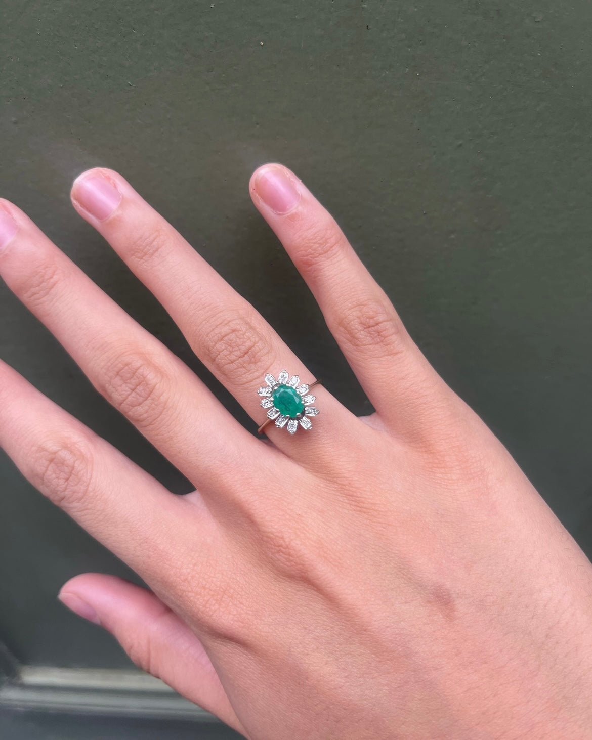 Bague Marguerite émeraude & diamants "Elara" - Elliade Paris
