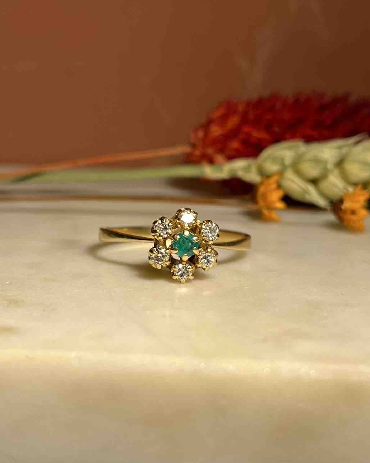 Bague Marguerite Émeraude & Diamants "Ilina" - Elliade Paris