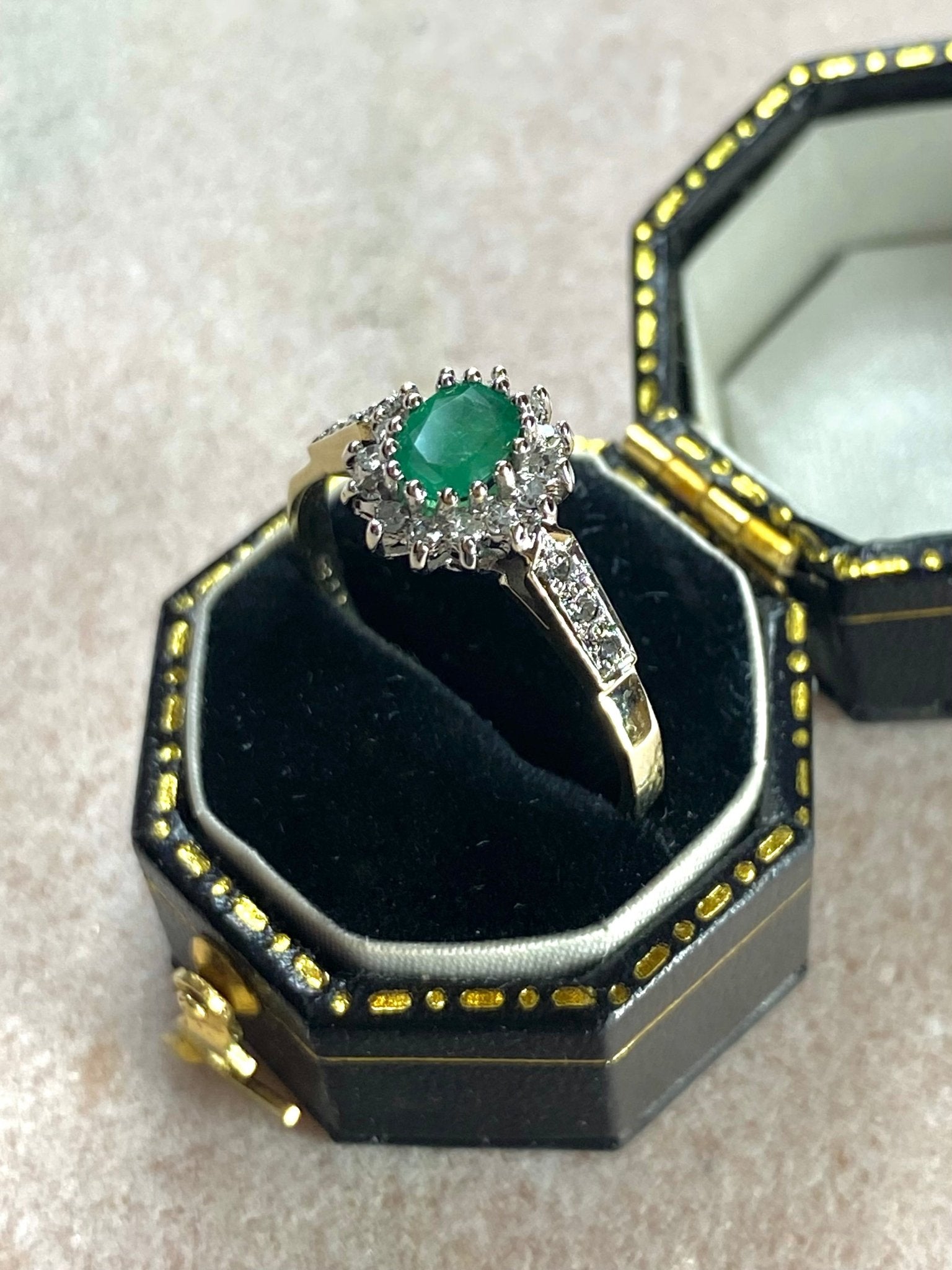 Bague Marguerite Émeraude & Diamants "Jolene" - Elliade Paris