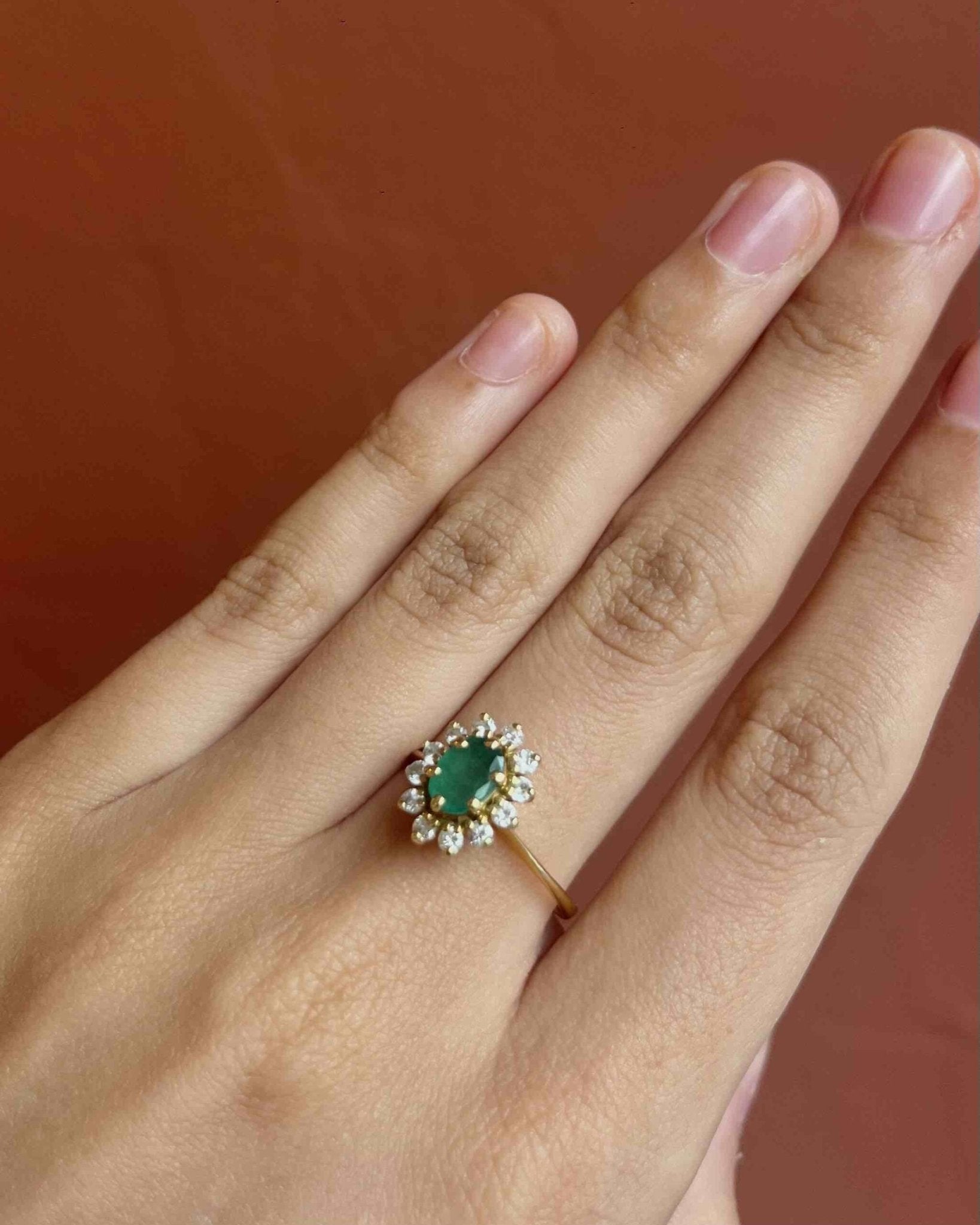 Bague Marguerite émeraude & diamants "Miryam" - Elliade Paris