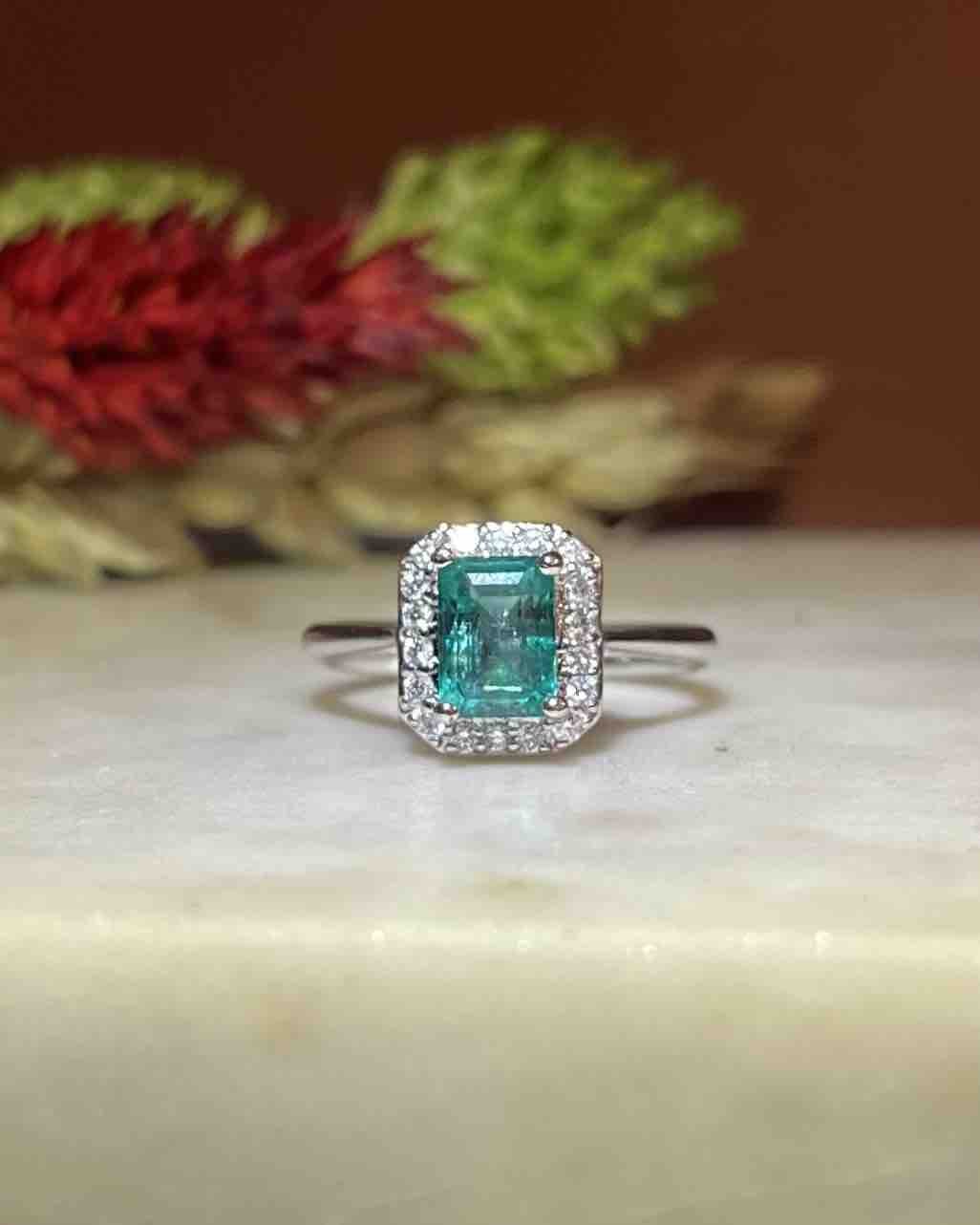 Bague Marguerite Émeraude et Diamants "Beryn" - Elliade Paris
