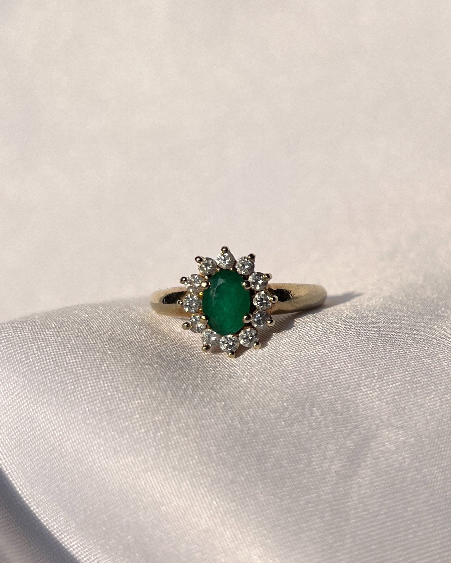 Bague Marguerite Emeraude et Diamants "Dina" - Elliade Paris