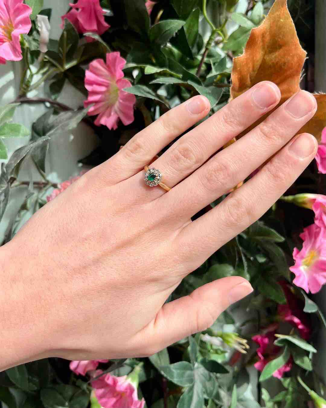 Bague Marguerite Emeraude et Diamants "Lucia" - Elliade Paris