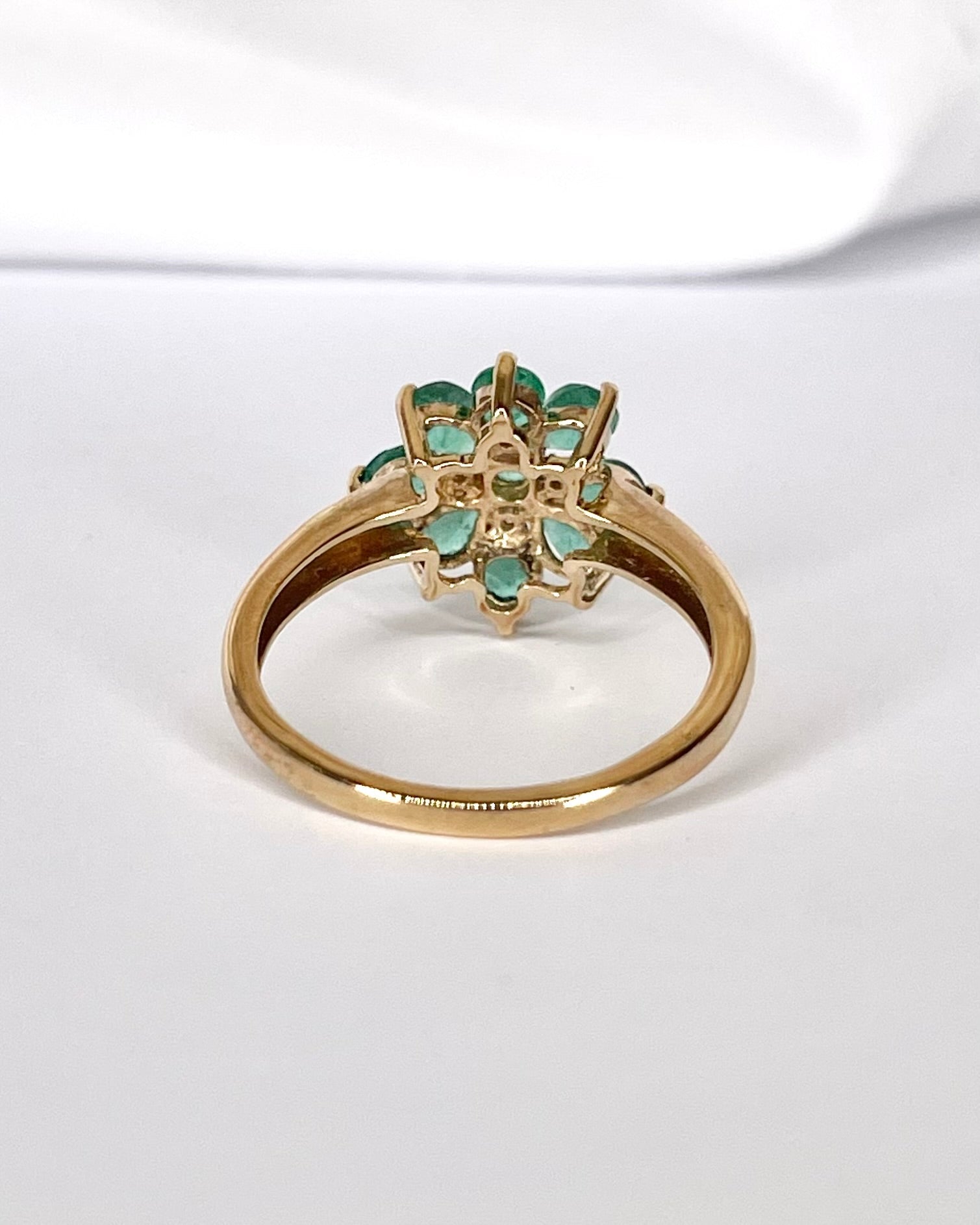 Bague Marguerite Émeraudes 0.98 carat & Diamants "Andréa" - Elliade Paris