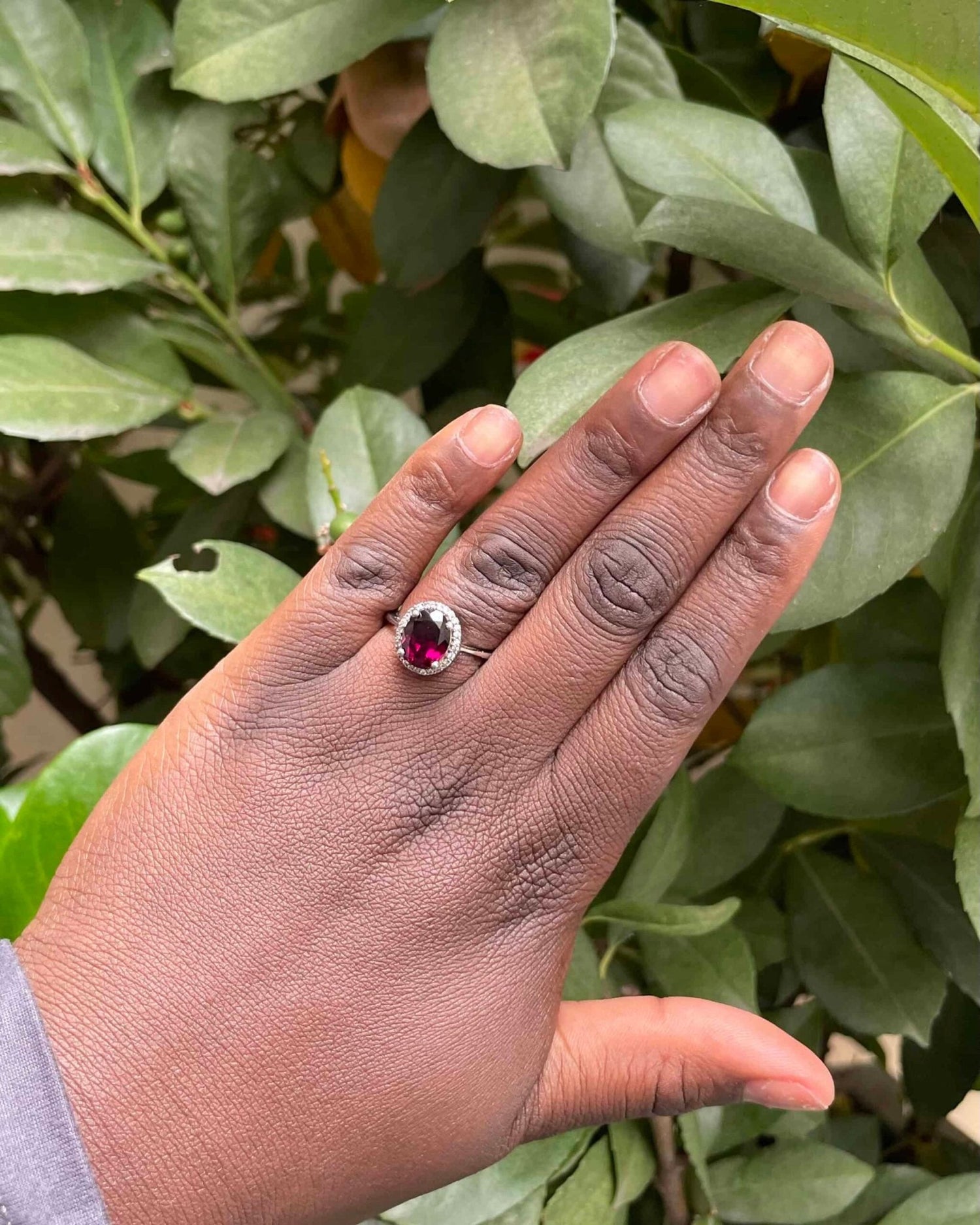 Bague Marguerite Grenat 2.60 carats & Diamants "Julienne" - Elliade Paris