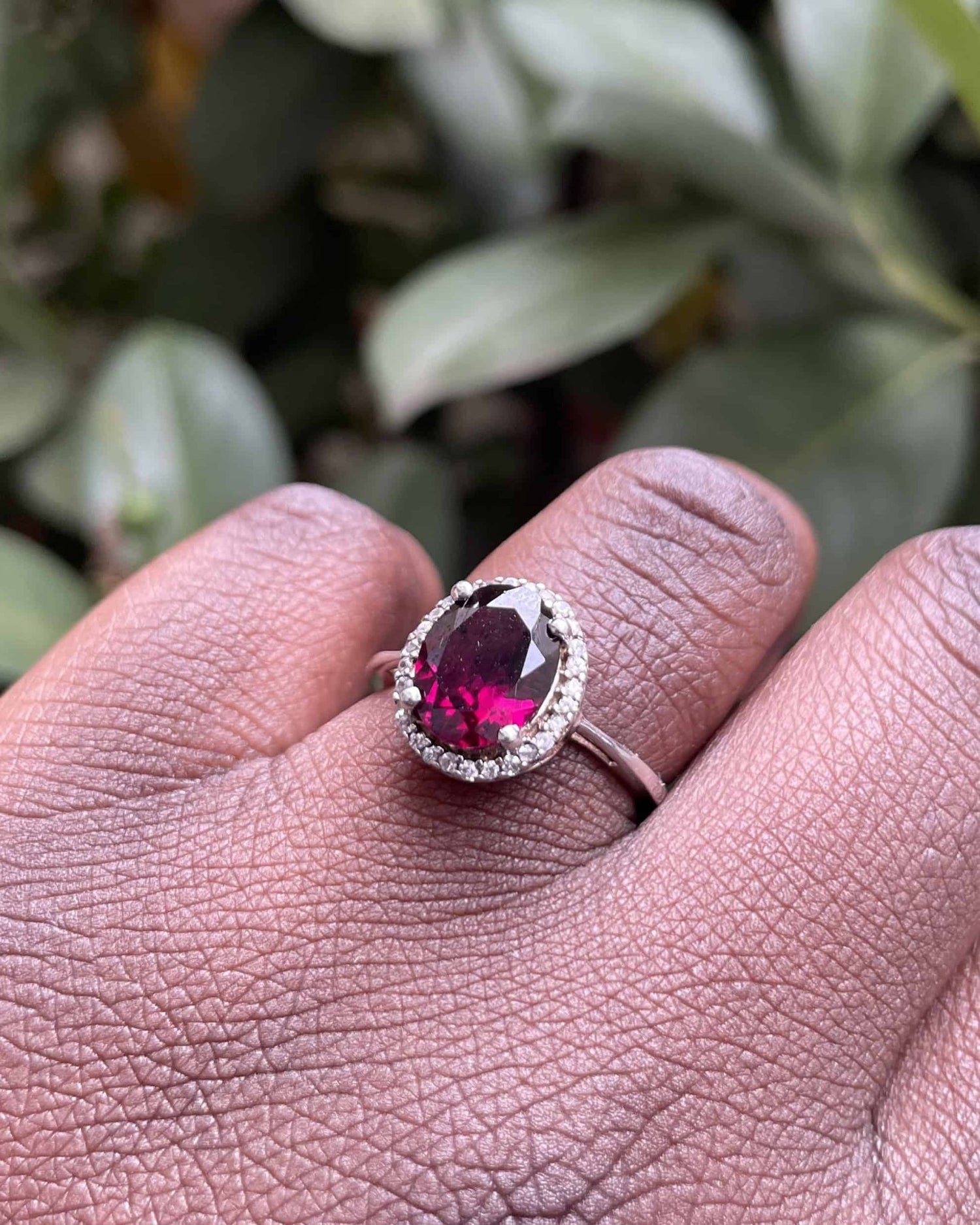 Bague Marguerite Grenat 2.60 carats & Diamants "Julienne" - Elliade Paris