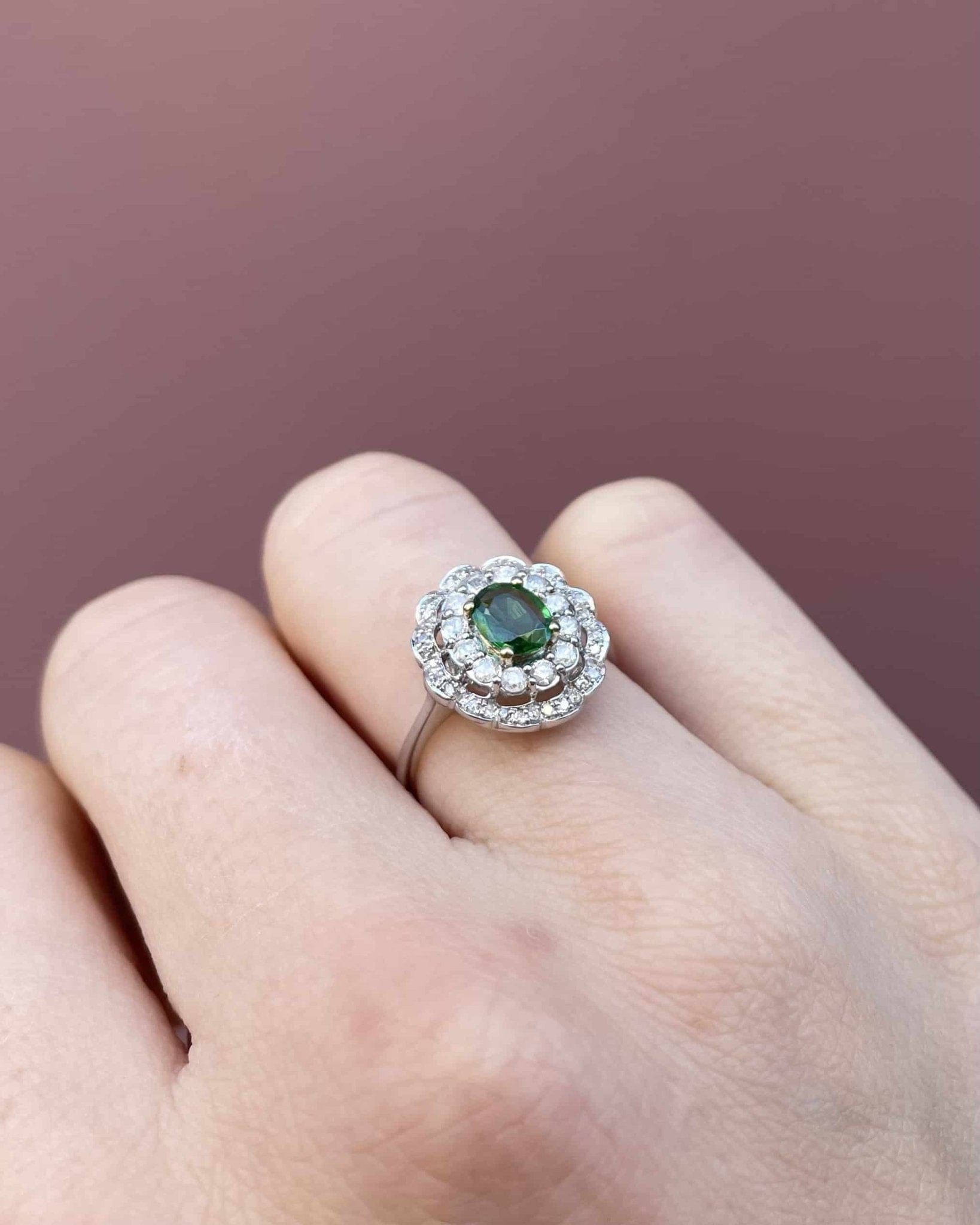 Bague Marguerite Grenat vert Tsavorite & 48 Diamants "Lou" - Elliade Paris