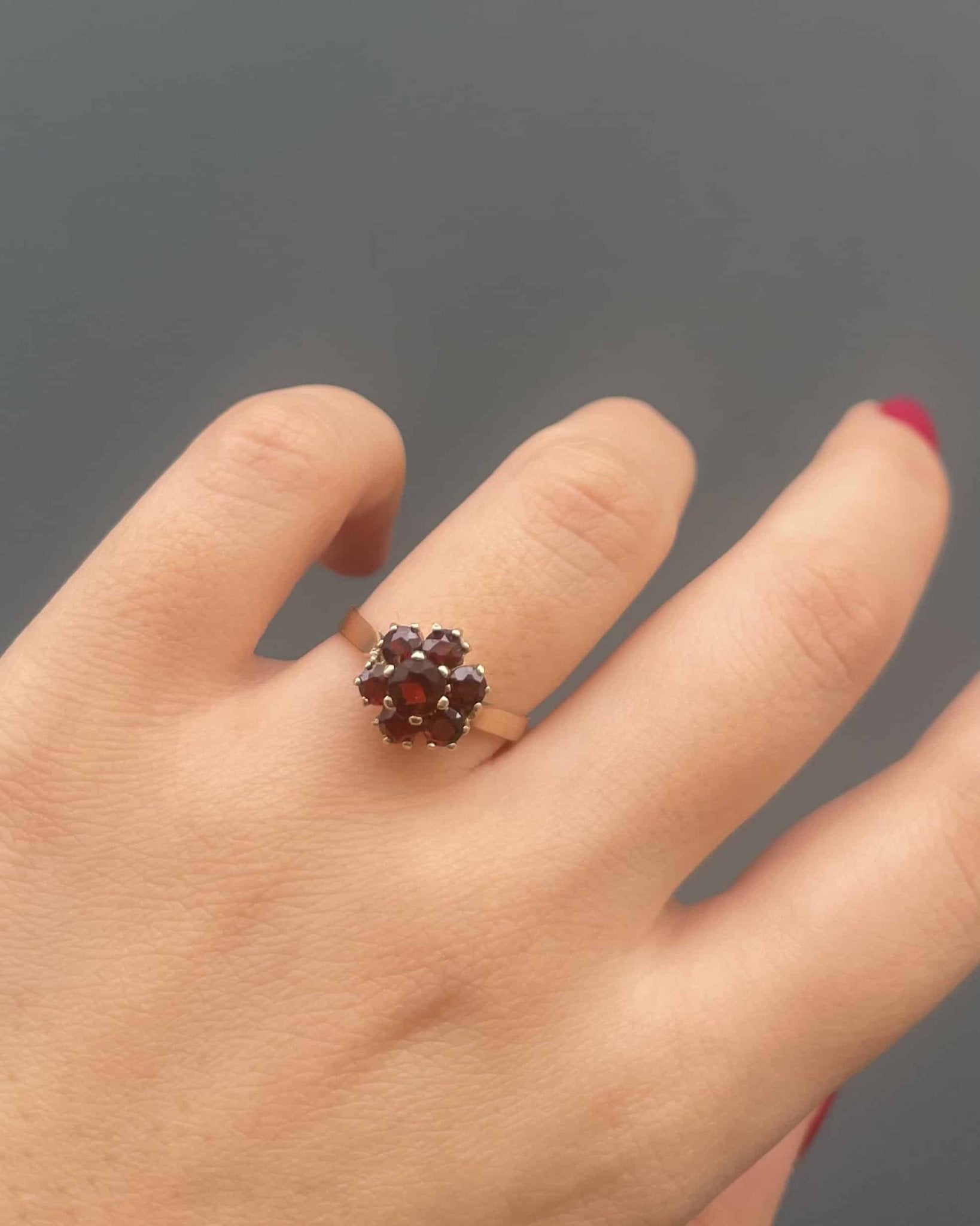 Bague Marguerite Grenats 1.10 carat "Maggy" - Elliade Paris