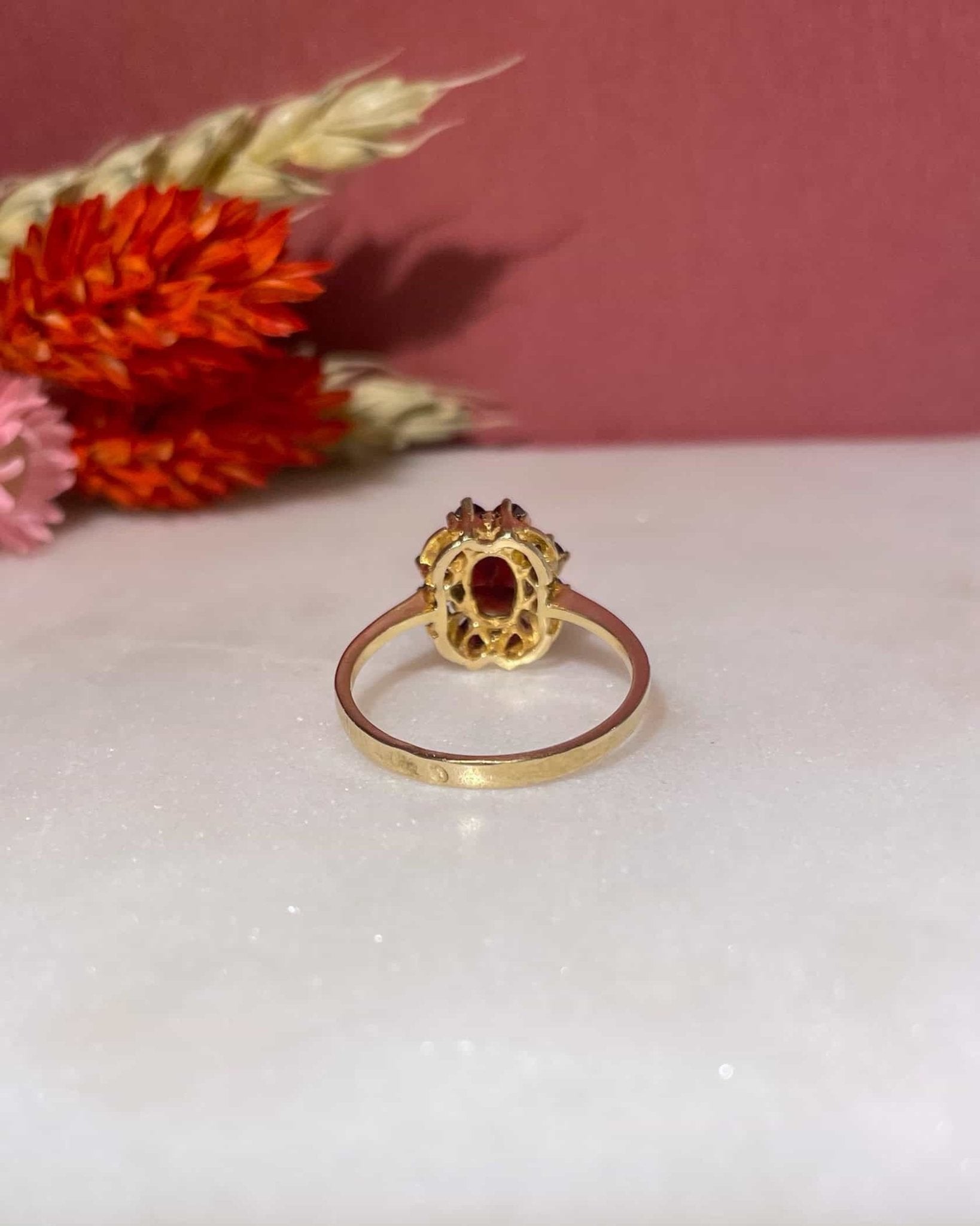 Bague Marguerite Grenats 1.50 carat "Ezra" - Elliade Paris