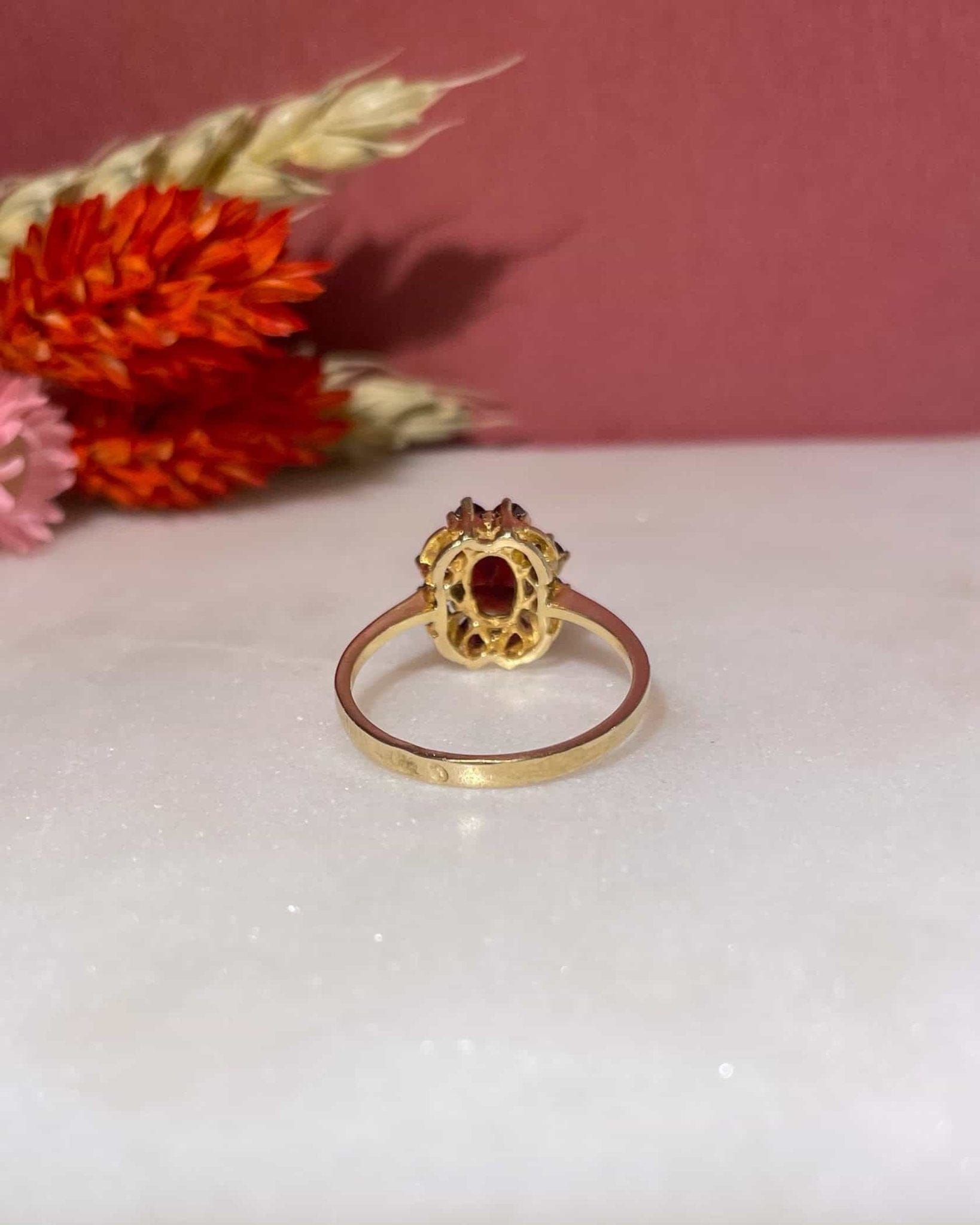 Bague Marguerite Grenats 1.50 carat "Ezra" - Elliade Paris