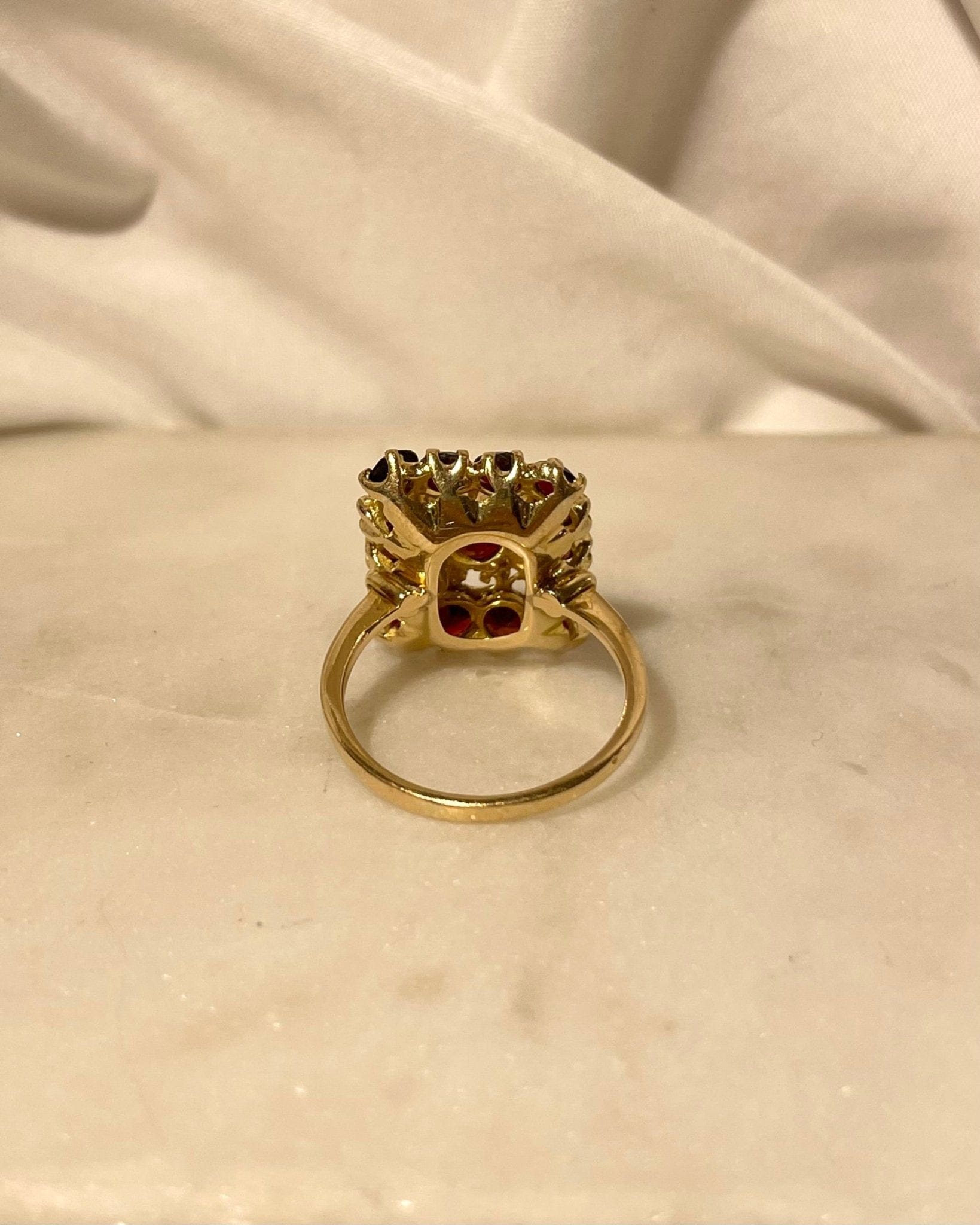 Bague Marguerite Grenats 4.60 Carats "Lina" - Elliade Paris