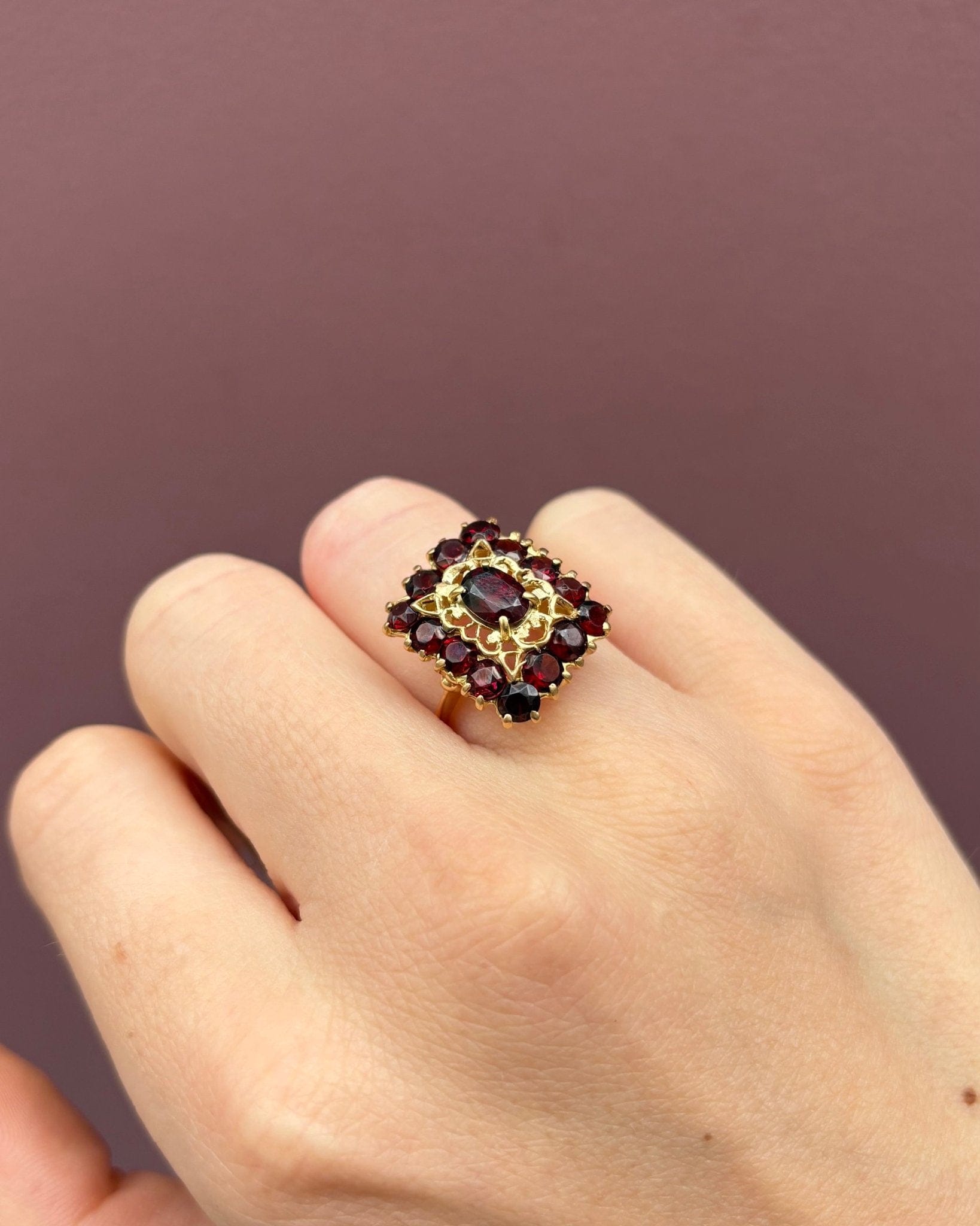 Bague Marguerite Grenats 4.60 Carats "Lina" - Elliade Paris