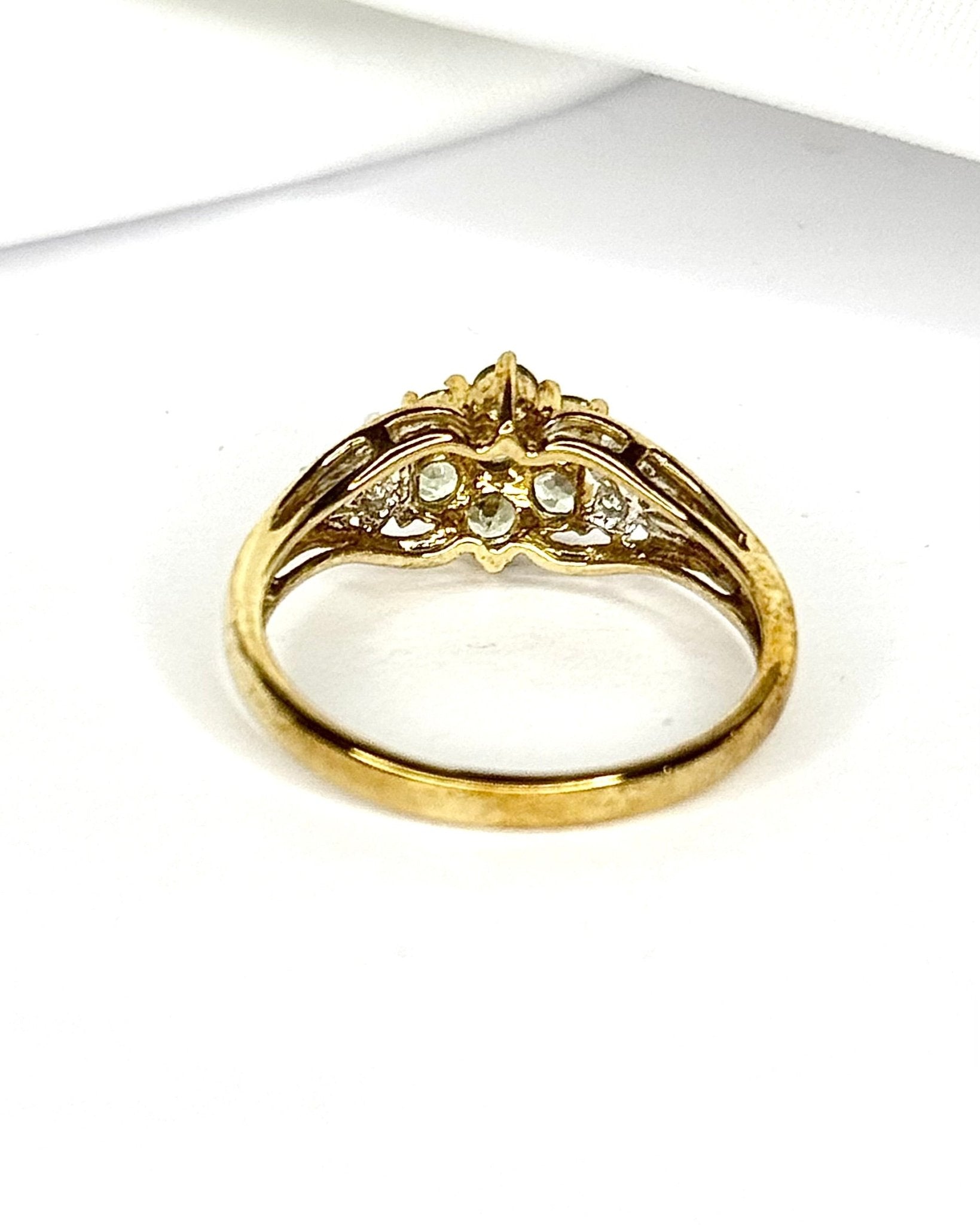 Bague Marguerite Jonc Alexandrites & Diamants "Selena" - Elliade Paris