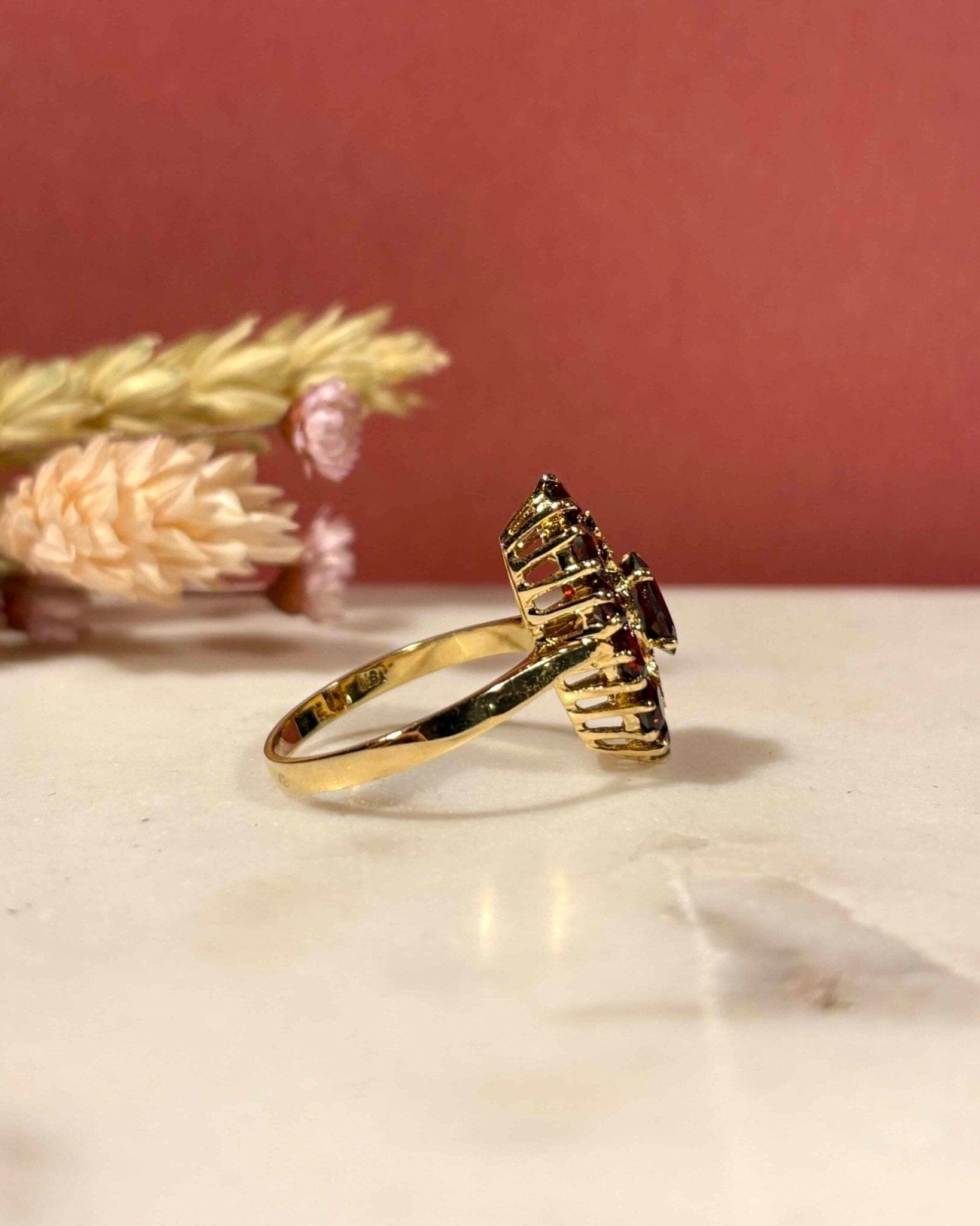 Bague Marguerite Marquise Grenats 2.50 Carats "Raina" - Elliade Paris