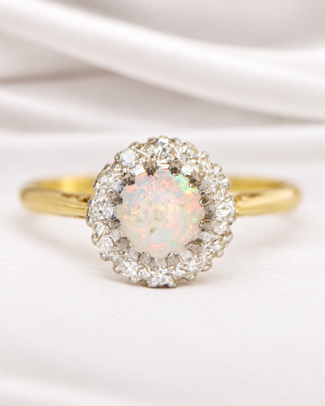 Bague Marguerite Opale 0.50 carat & Diamants "Delphine" - Elliade Paris