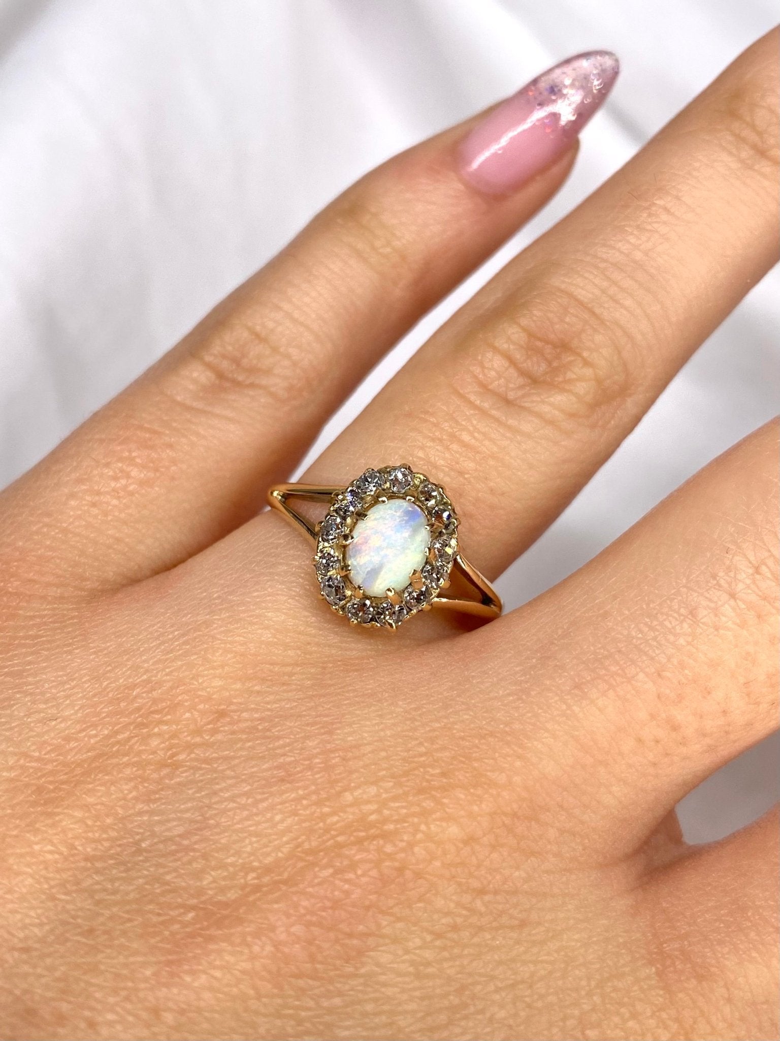 Bague Marguerite Opale 0.75 carat & Diamants "Claudia" - Elliade Paris