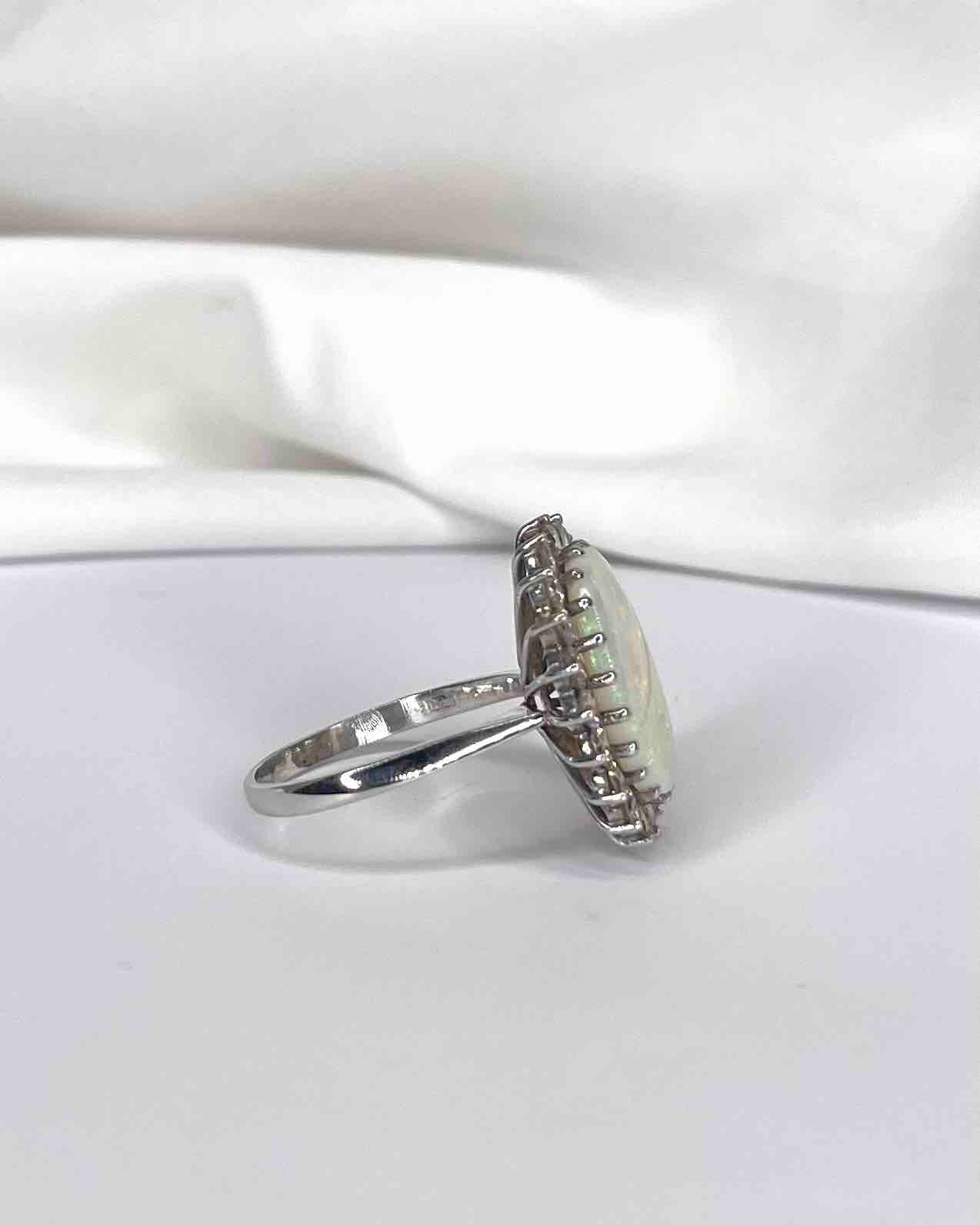 Bague Marguerite Opale 6.40 carats et Diamants 1.40 carat "Wilona" - Elliade Paris