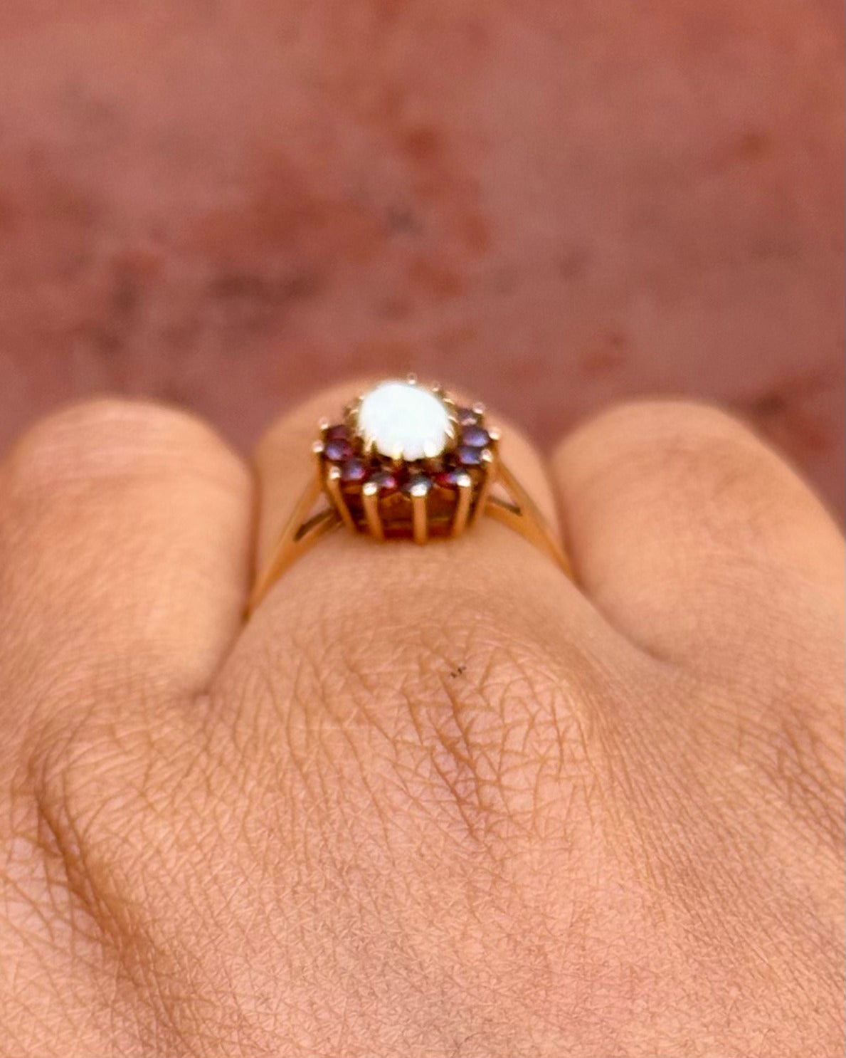 Bague Marguerite Opale & Grenats "Noé" - Elliade Paris