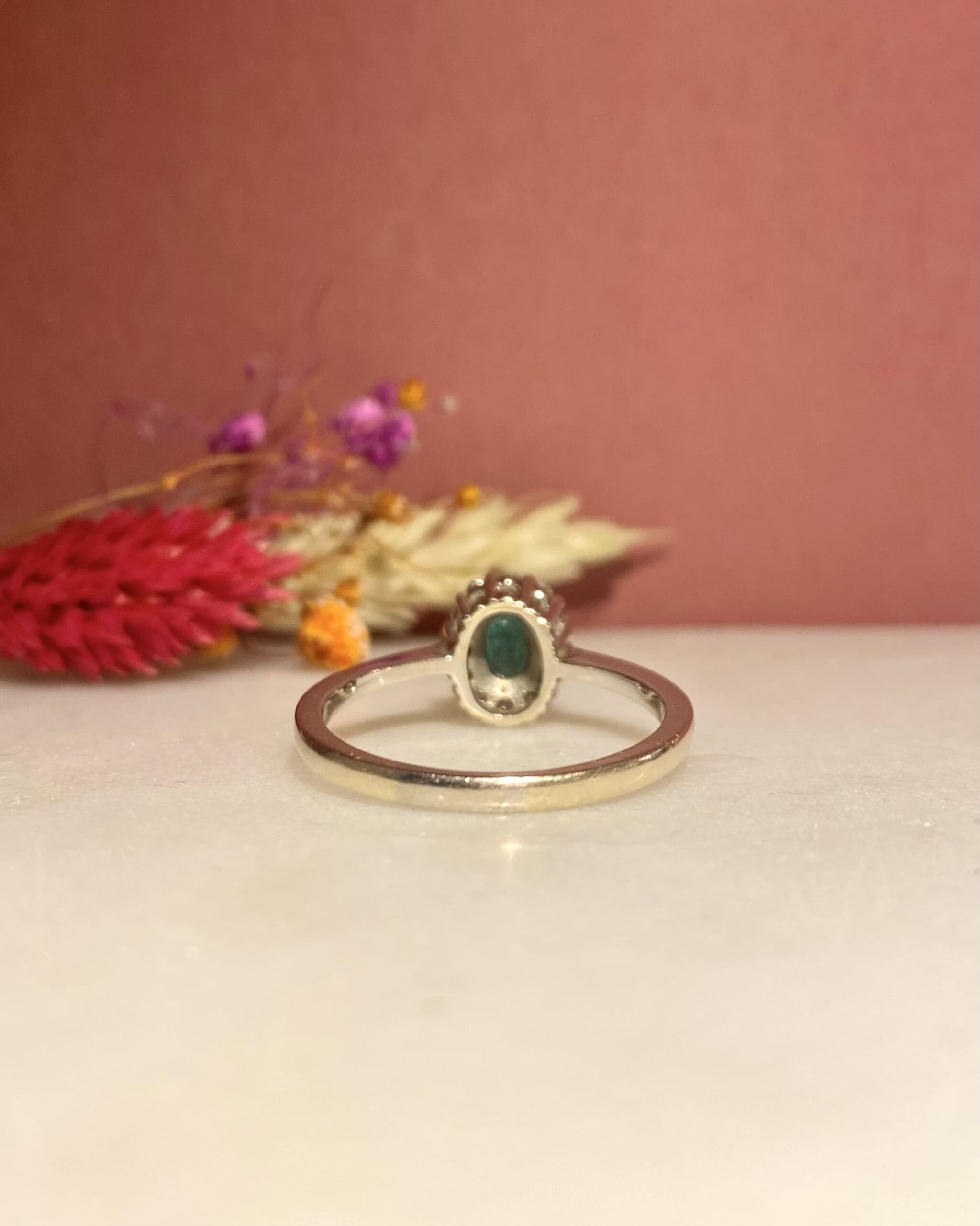 Bague Marguerite Émeraude 0.50 carat & Diamants "Jane"